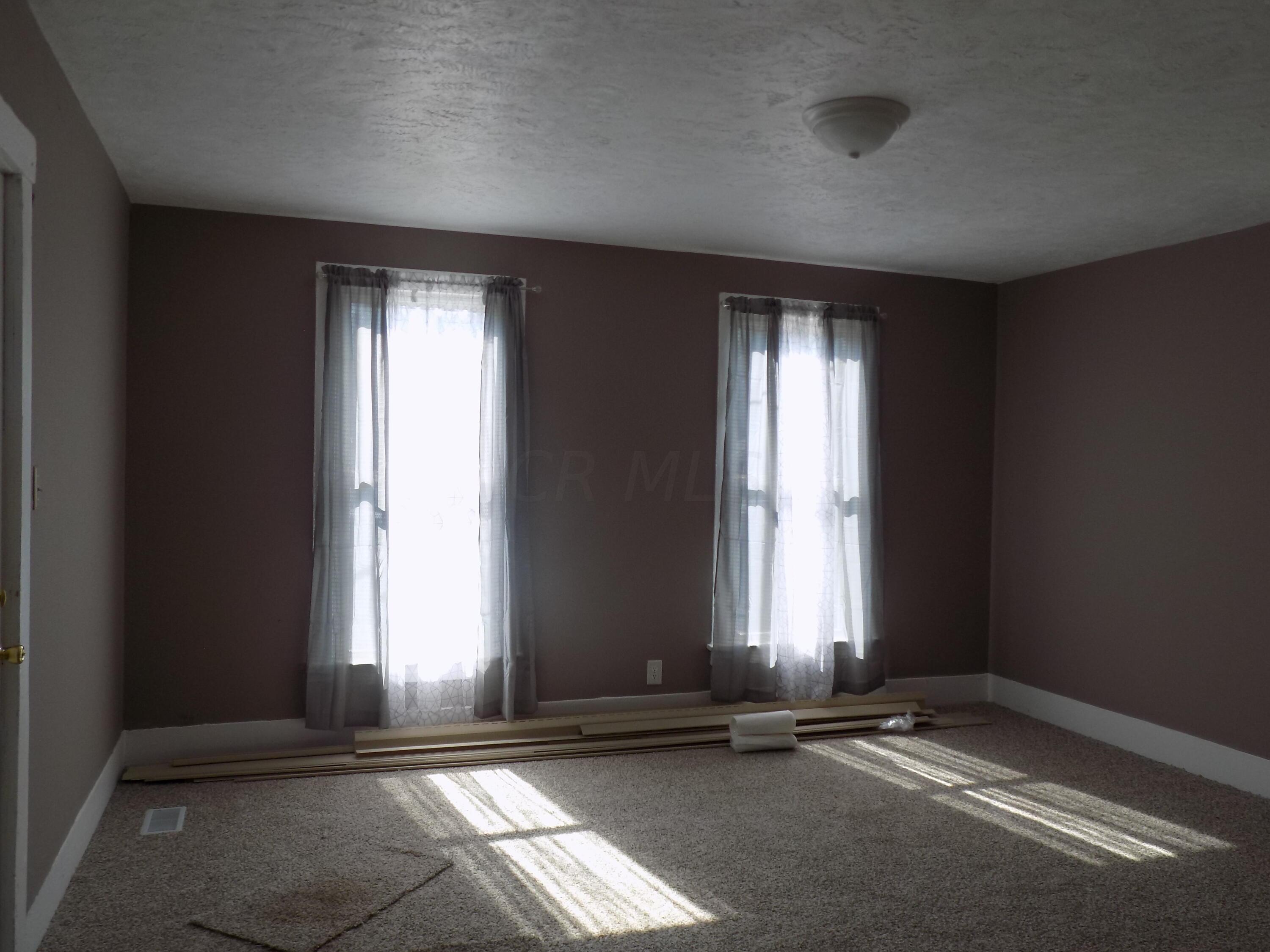 122 W Poplar Avenue