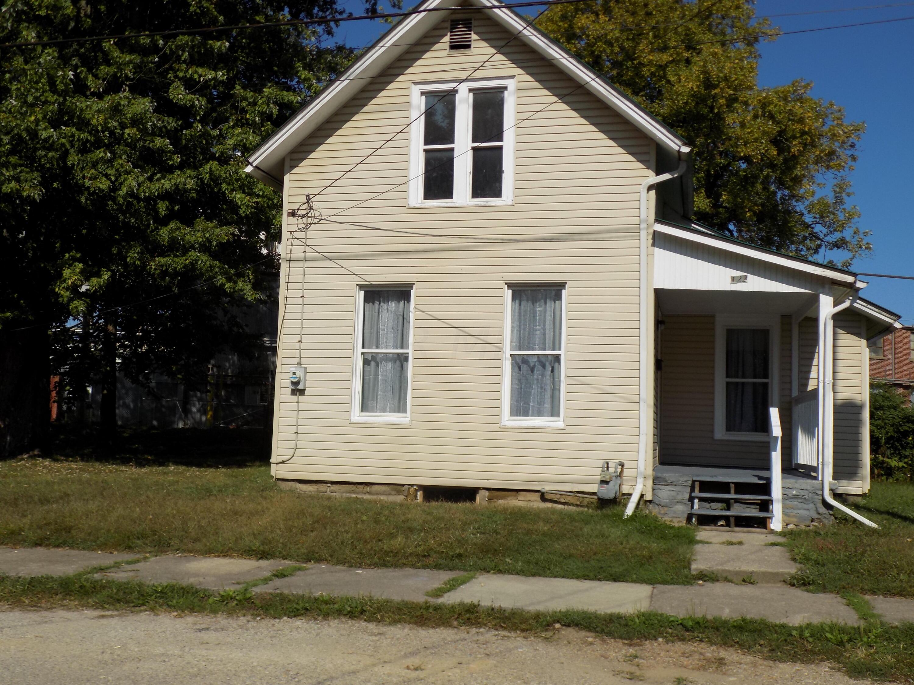 122 W Poplar Avenue