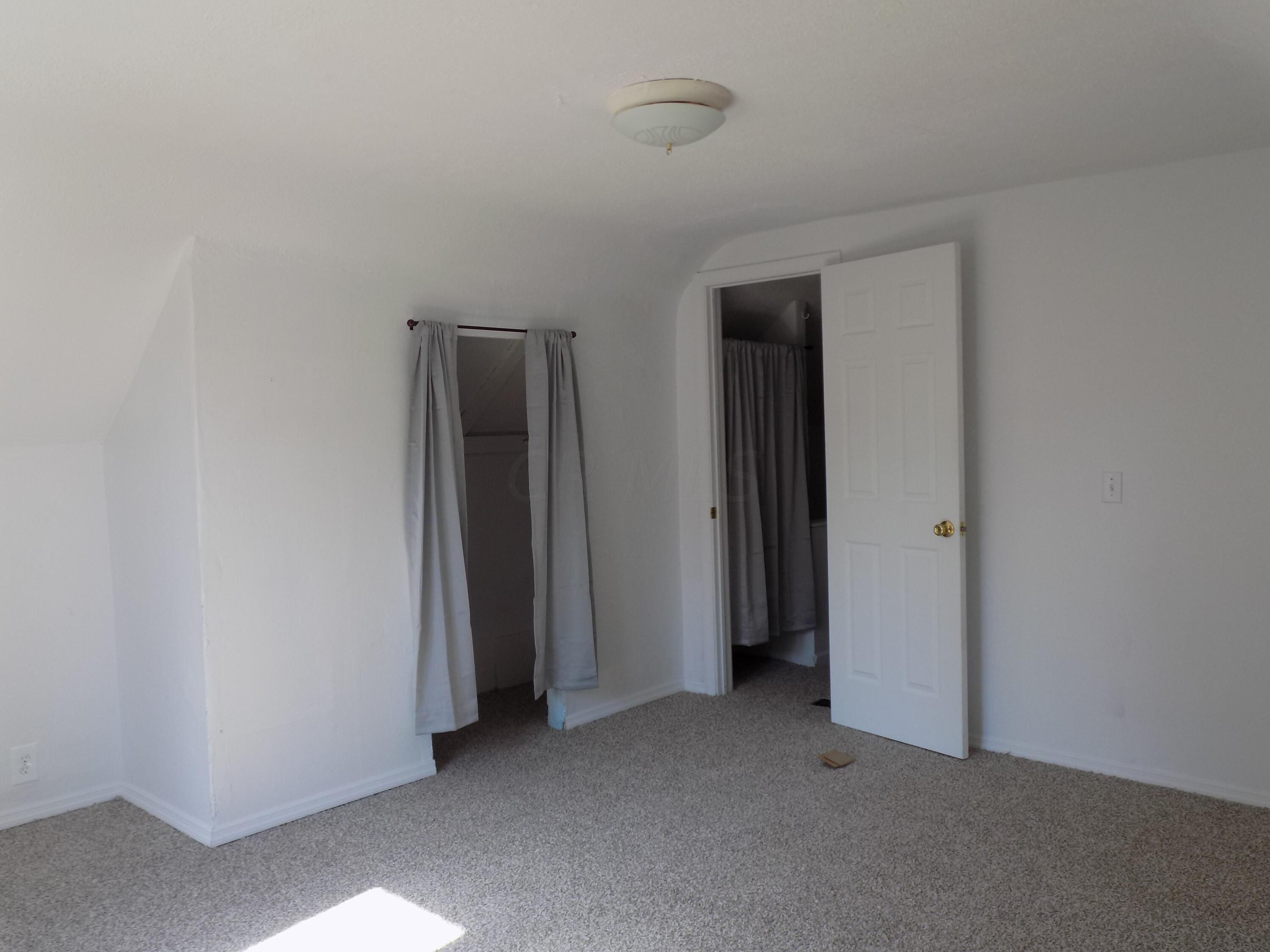 122 W Poplar Avenue