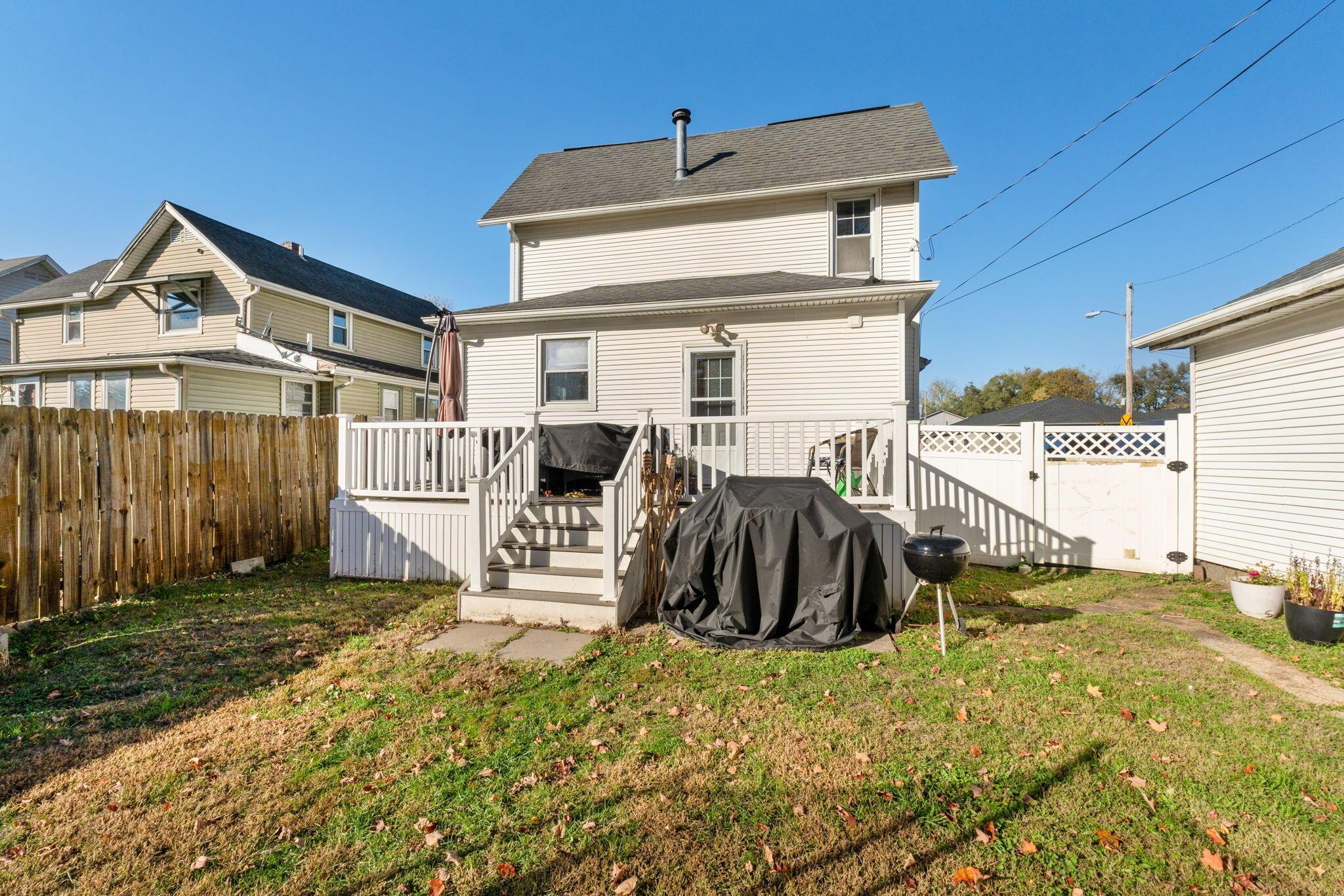 15 W Channel Street