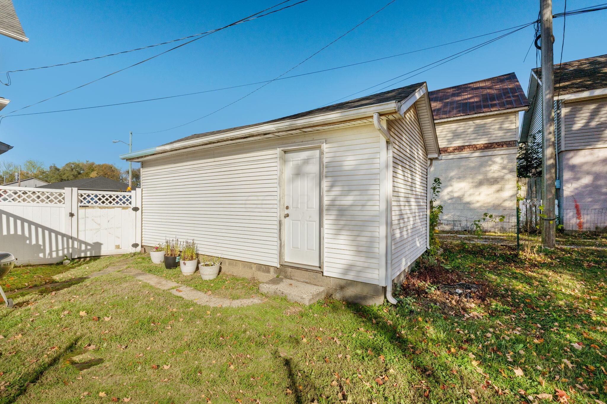 15 W Channel Street
