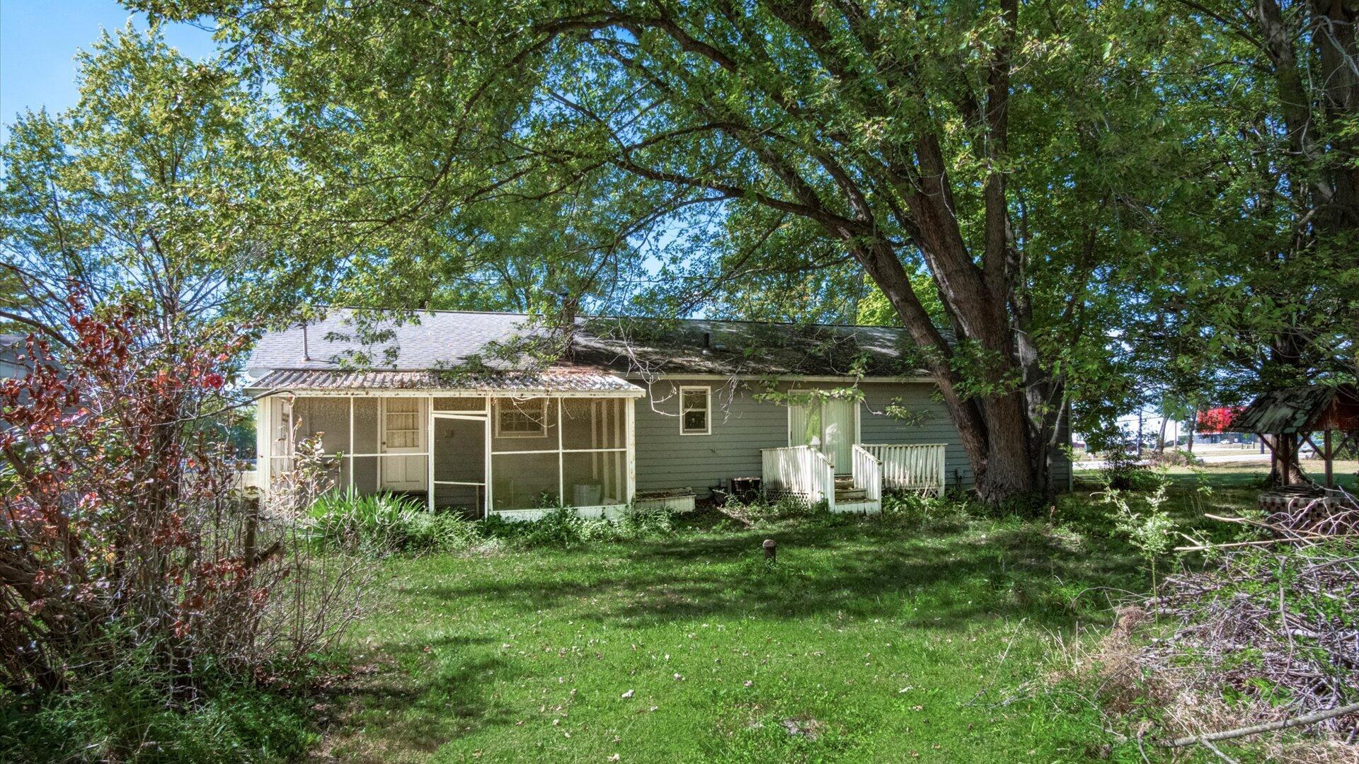 10475 Hazelton Etna Road SW