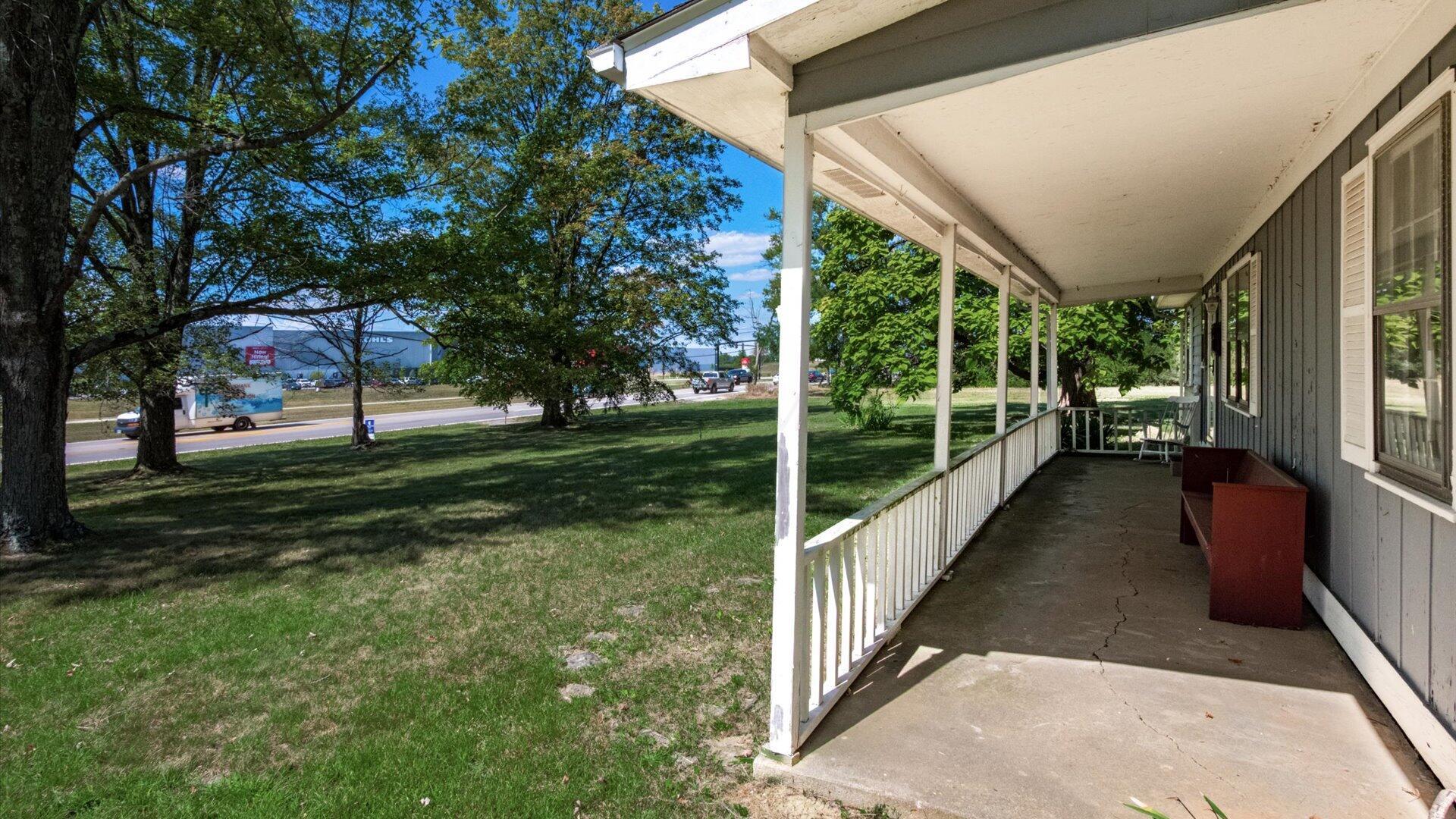 10475 Hazelton Etna Road SW