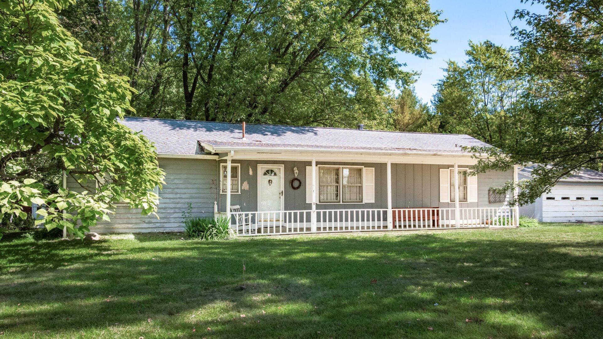 10475 Hazelton Etna Road SW