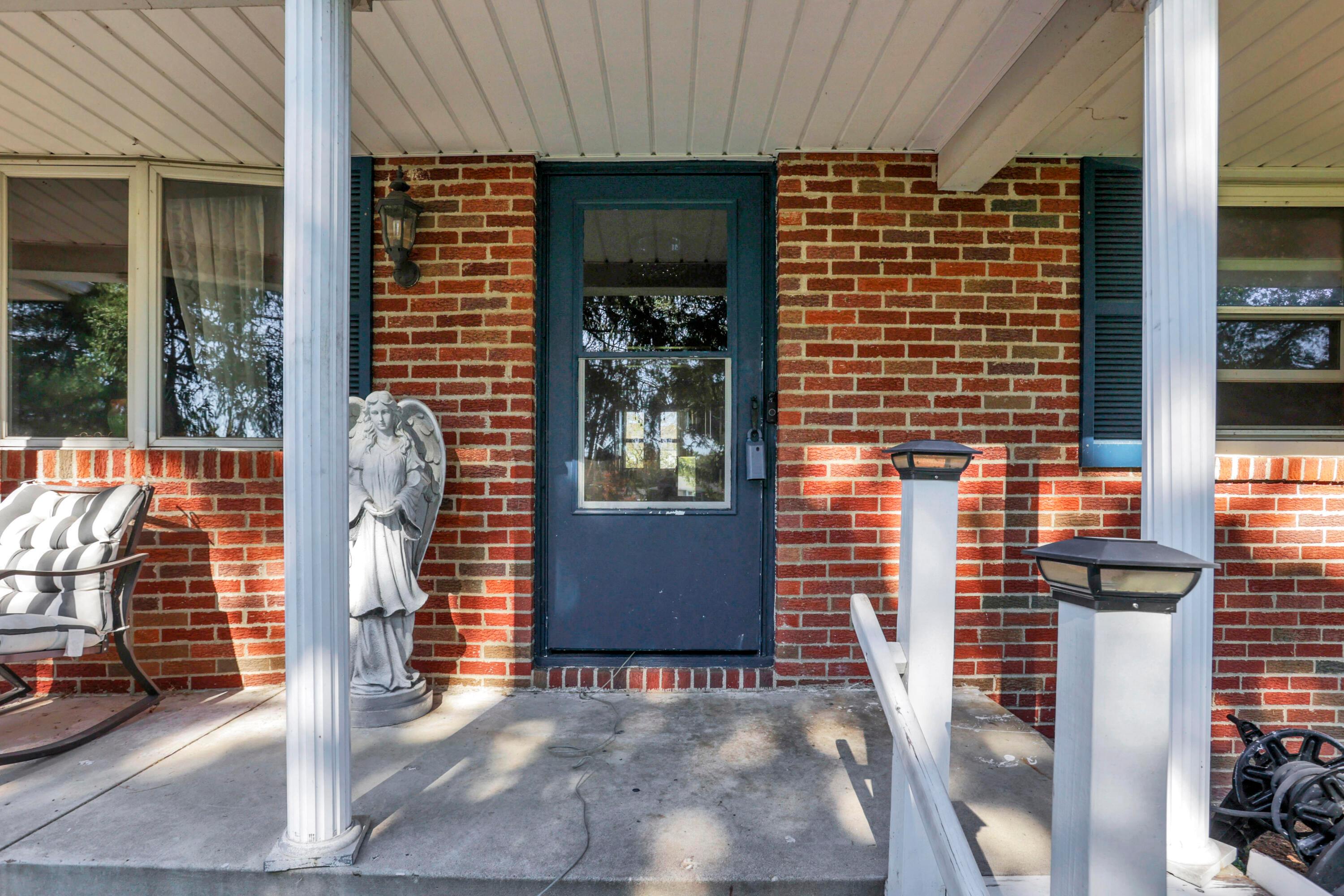 6890 Refugee Road