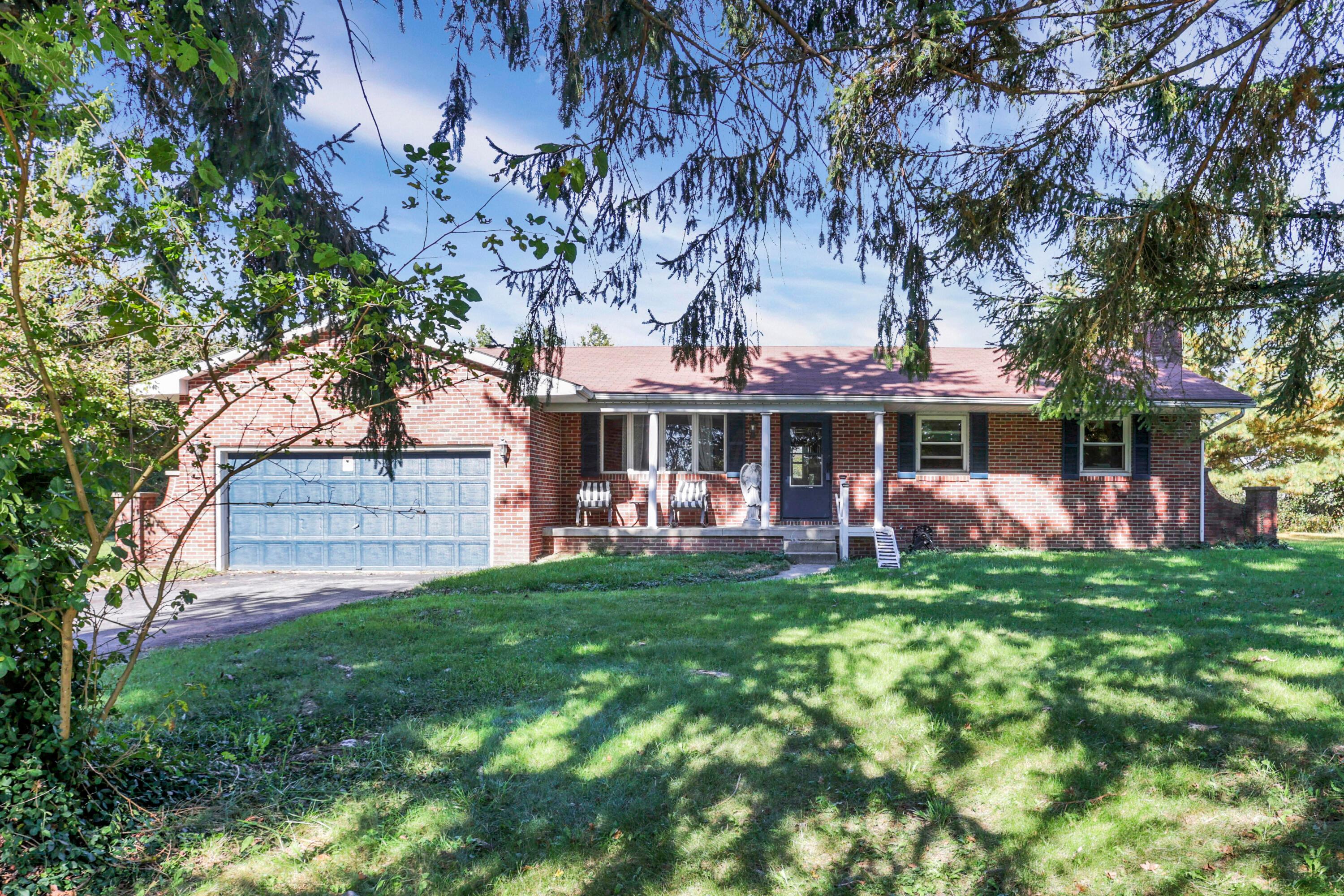 6890 Refugee Road