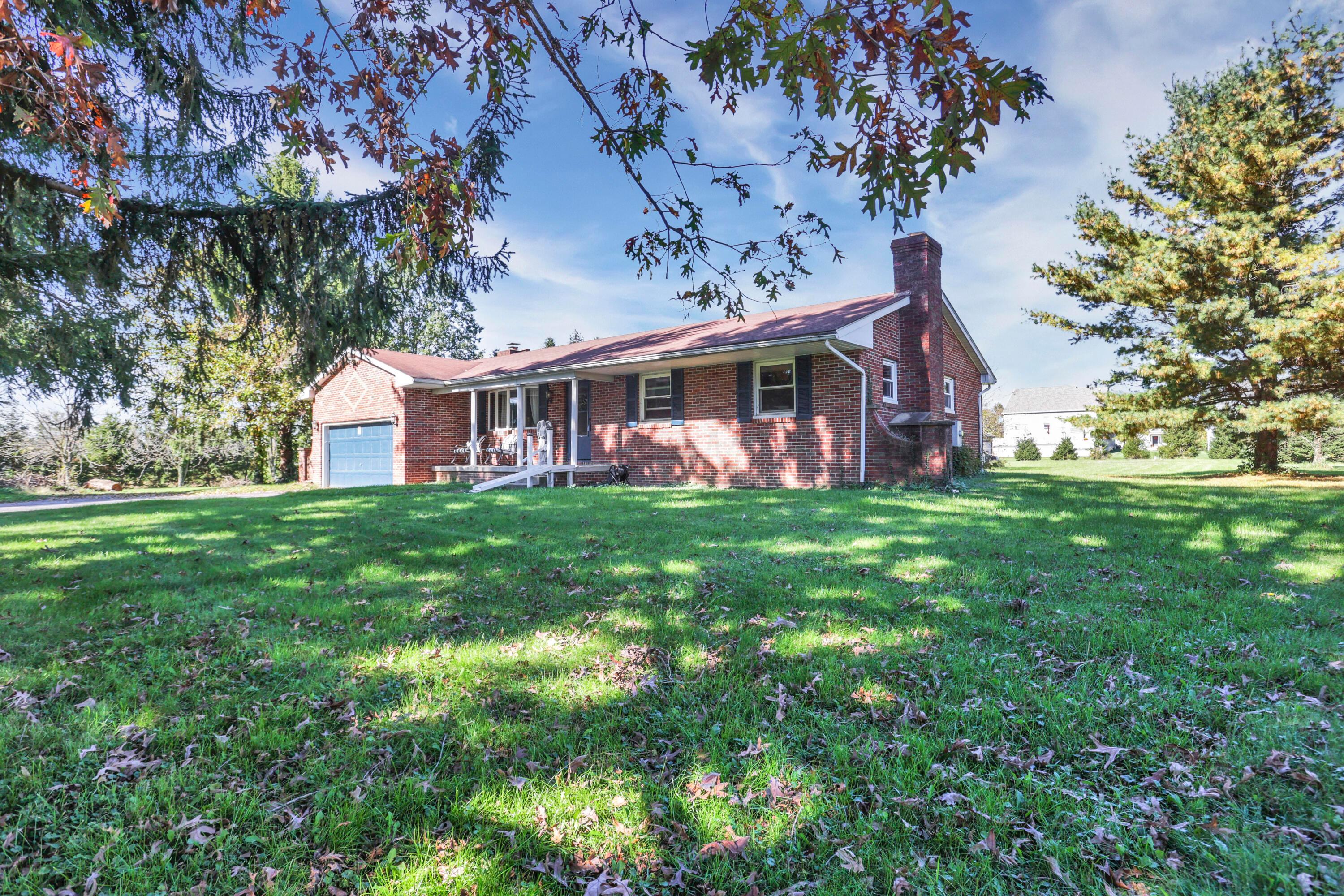 6890 Refugee Road