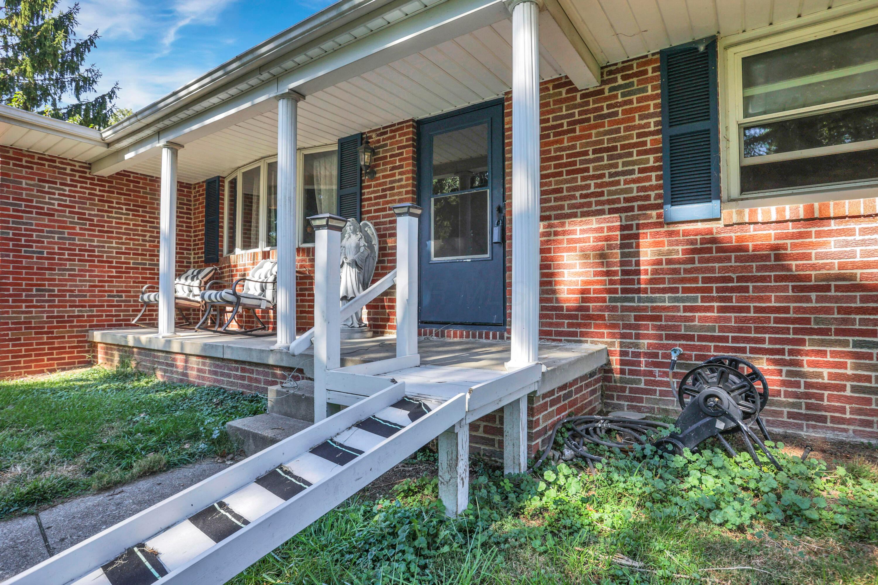 6890 Refugee Road