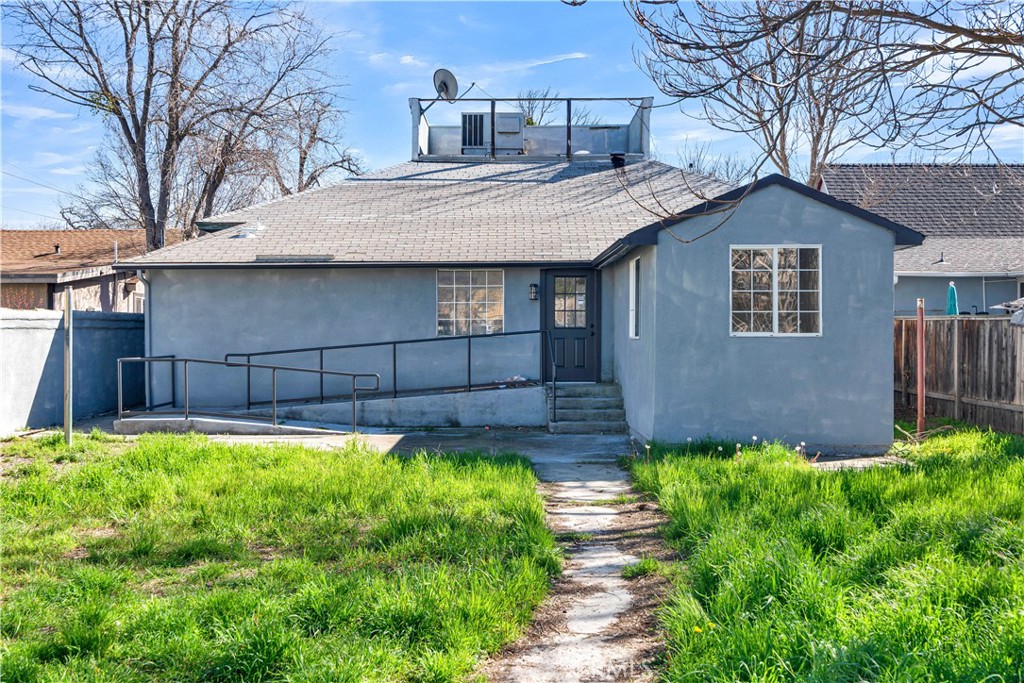 1427 Pine