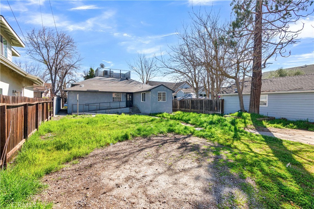 1427 Pine
