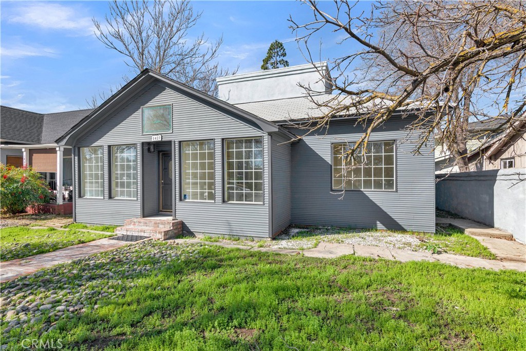 1427 Pine
