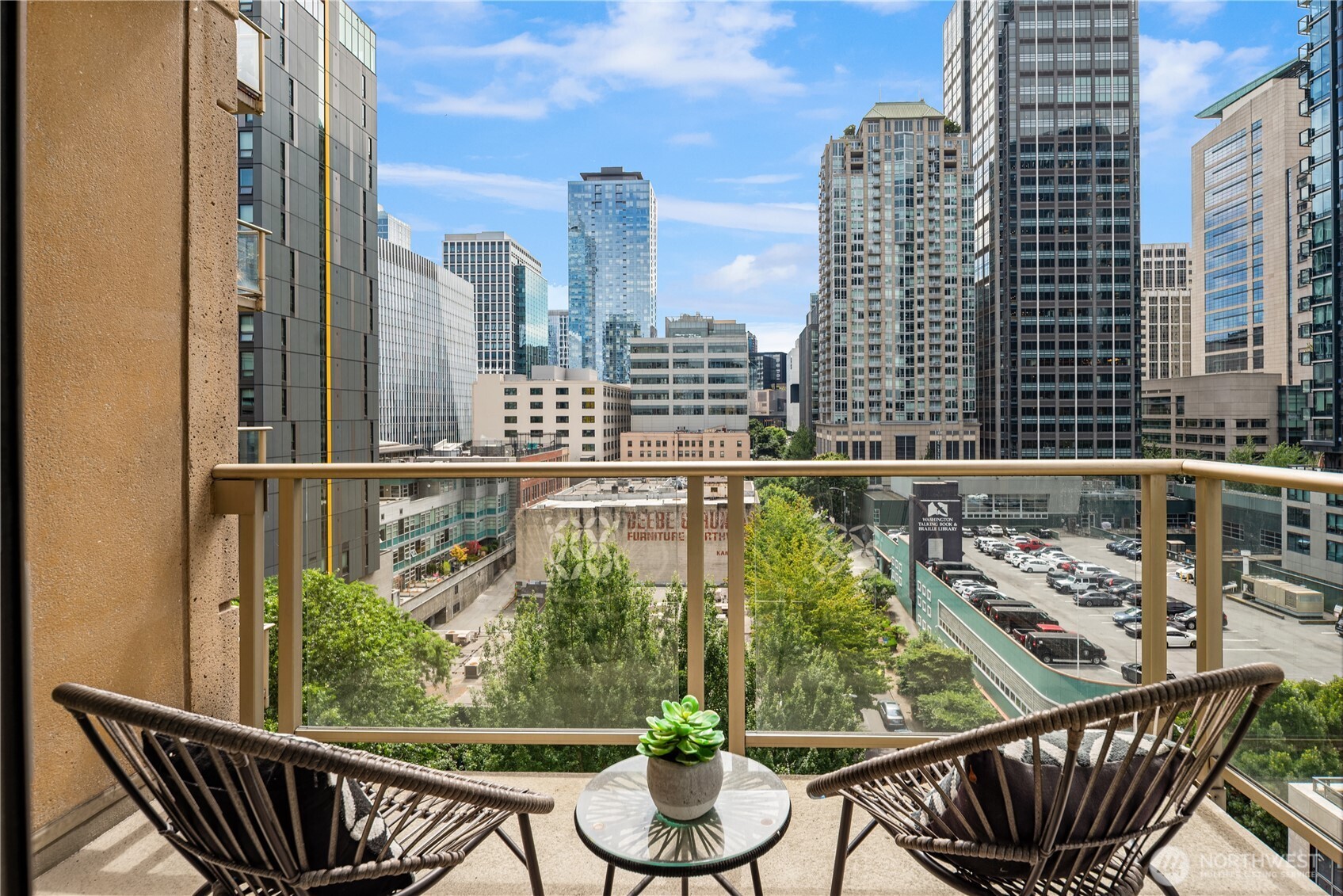 900 Lenora Street Unit: W901