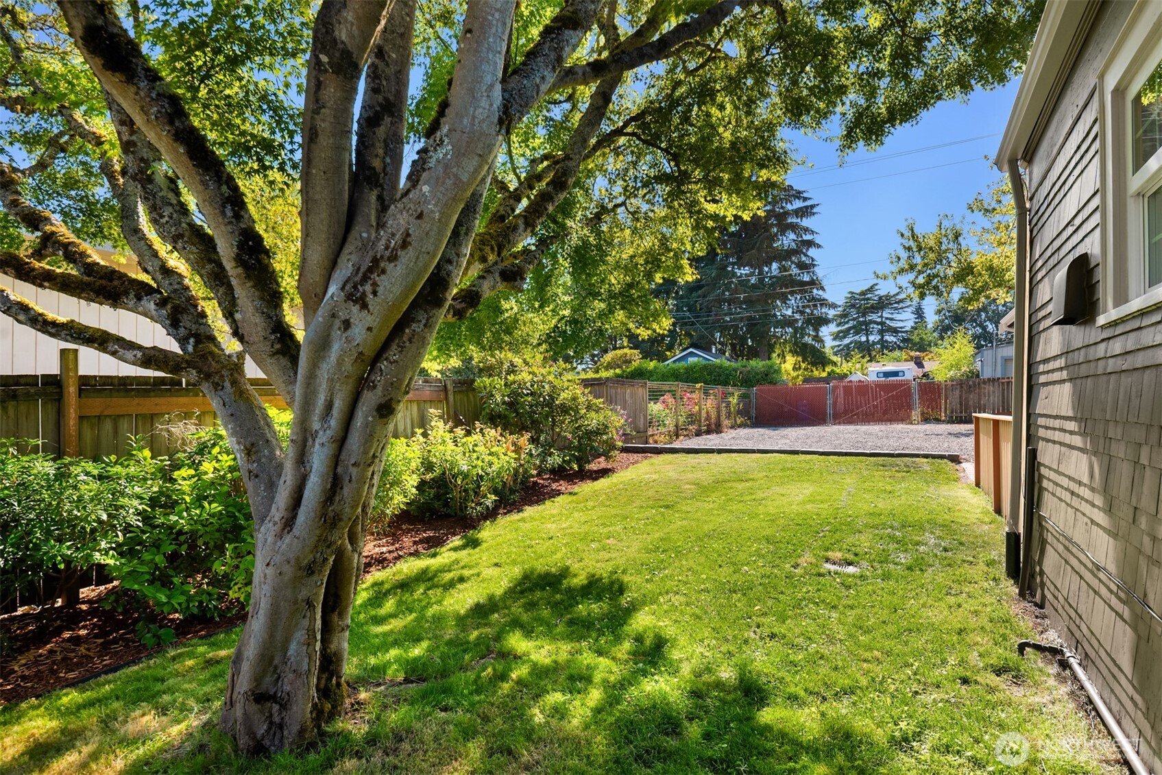 8815 32nd Avenue SW