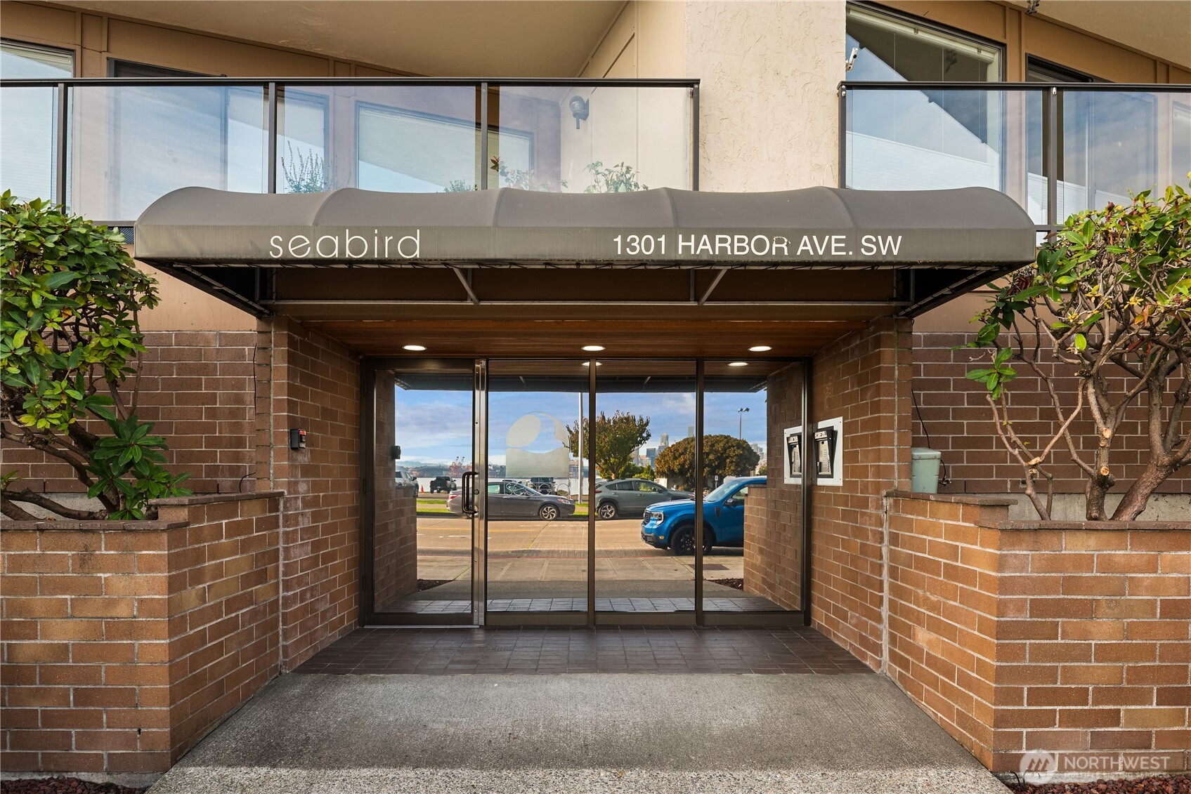 1301 Harbor Avenue SW Unit: 211