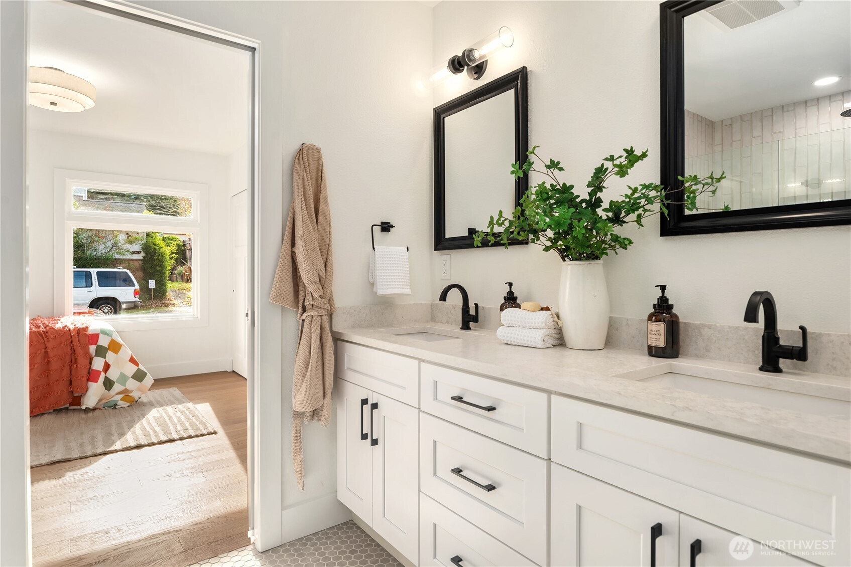 4706 SW Othello Street