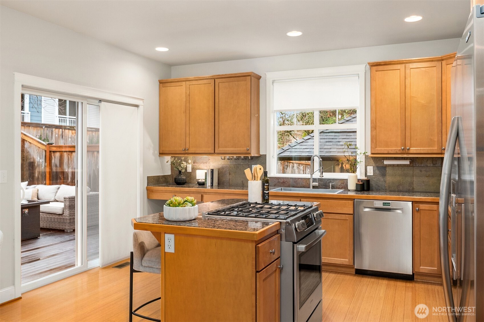 1809 Martin Luther King Jr Way