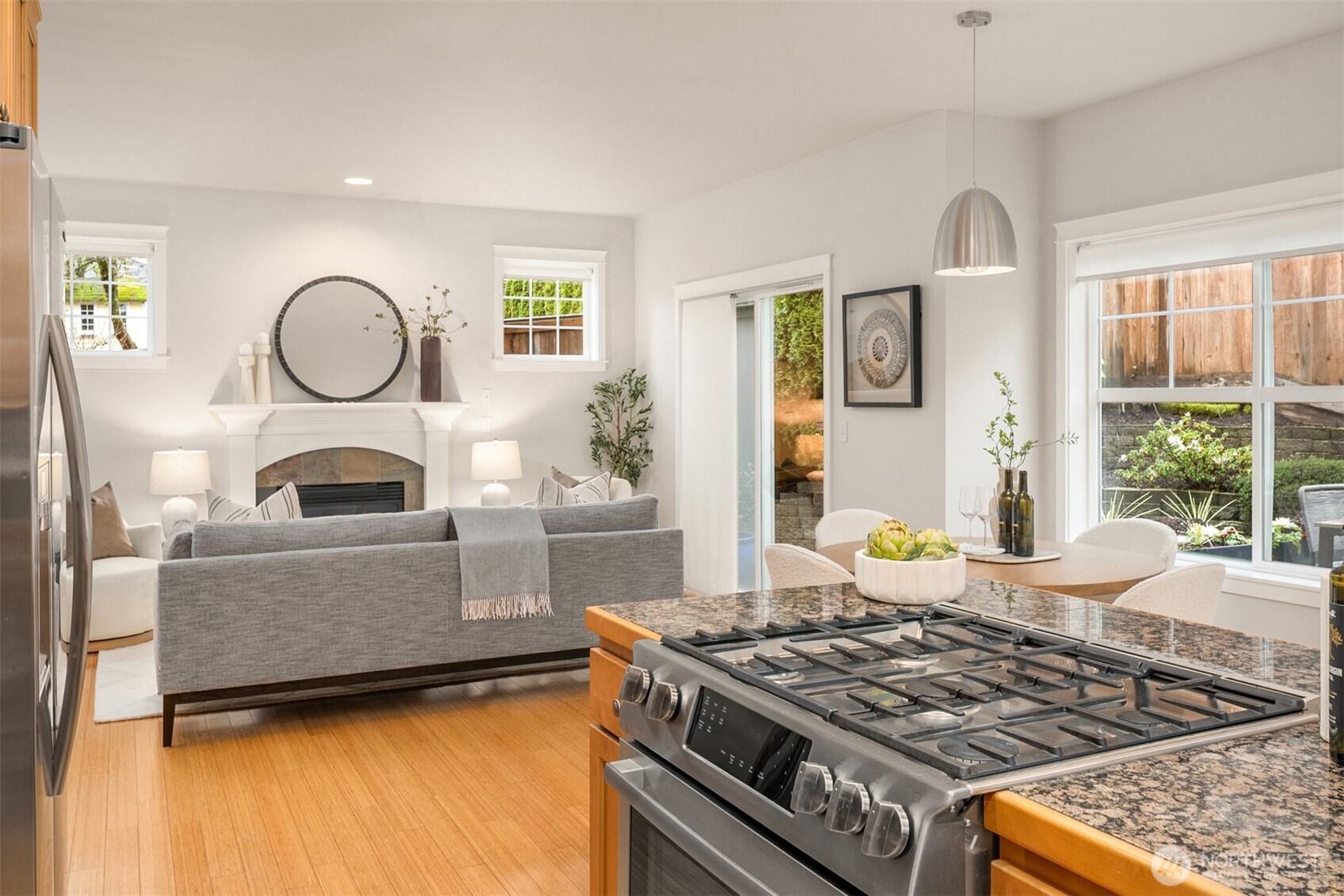 1809 Martin Luther King Jr Way