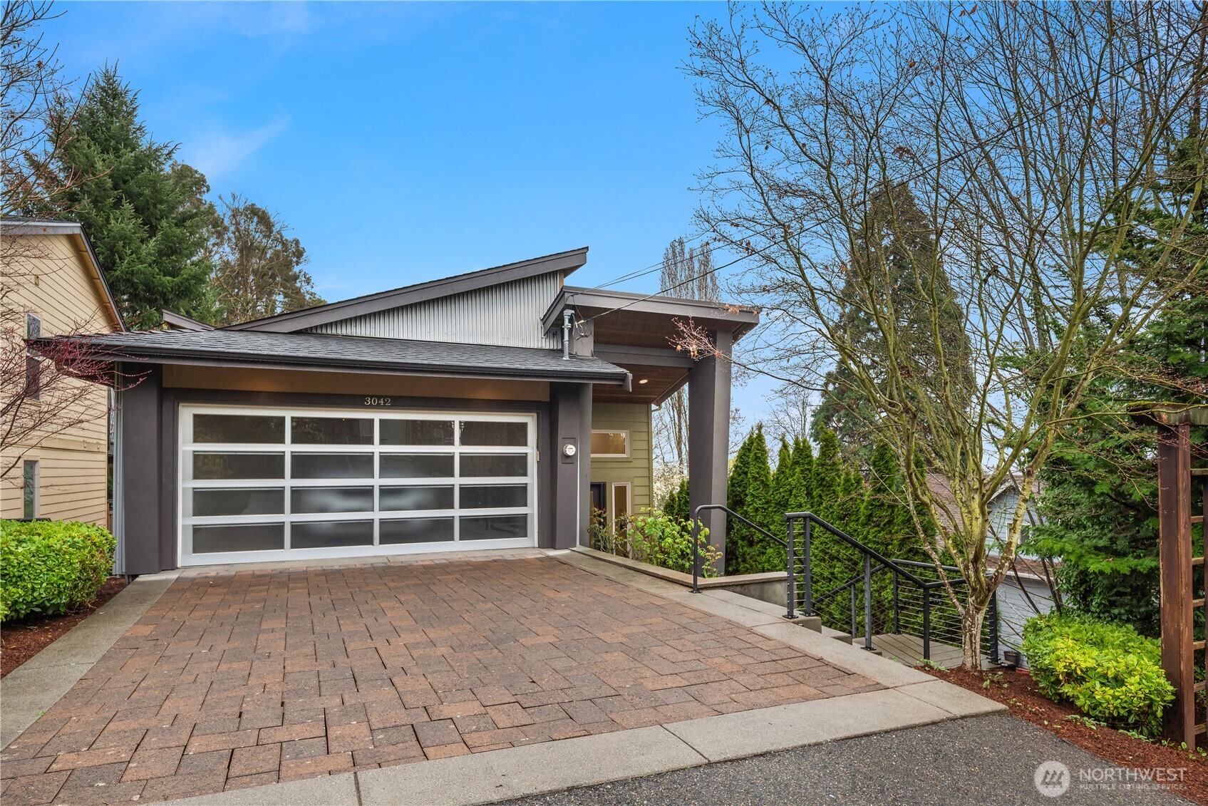 3042 SW Manning Street