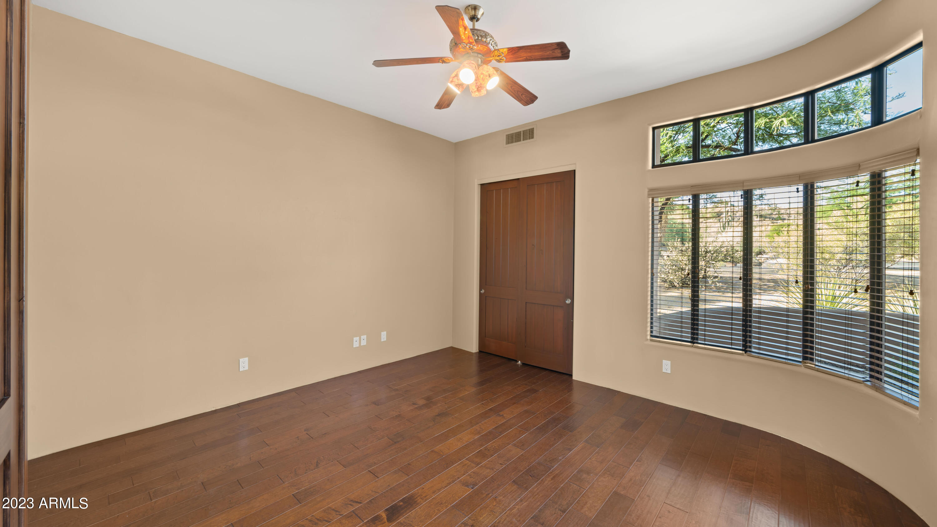 38126 N Tranquil Way