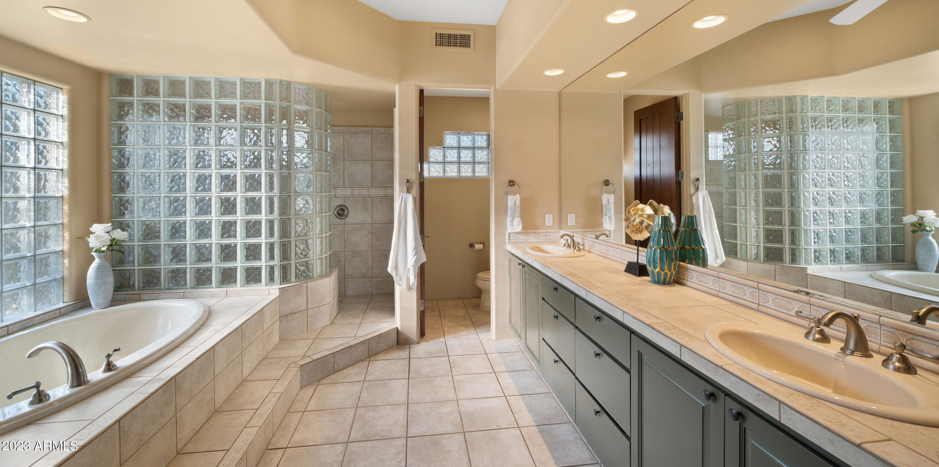 38126 N Tranquil Way