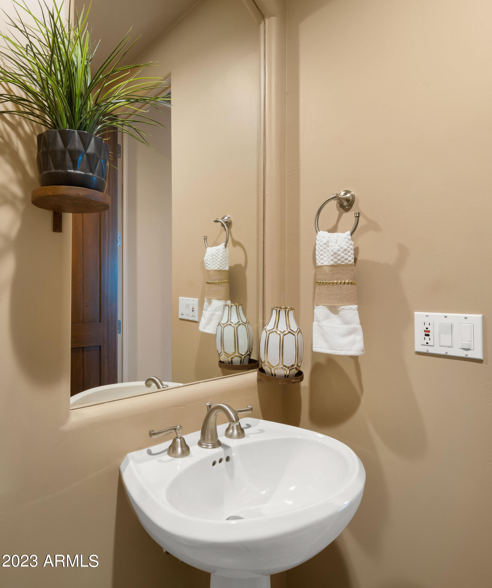 38126 N Tranquil Way