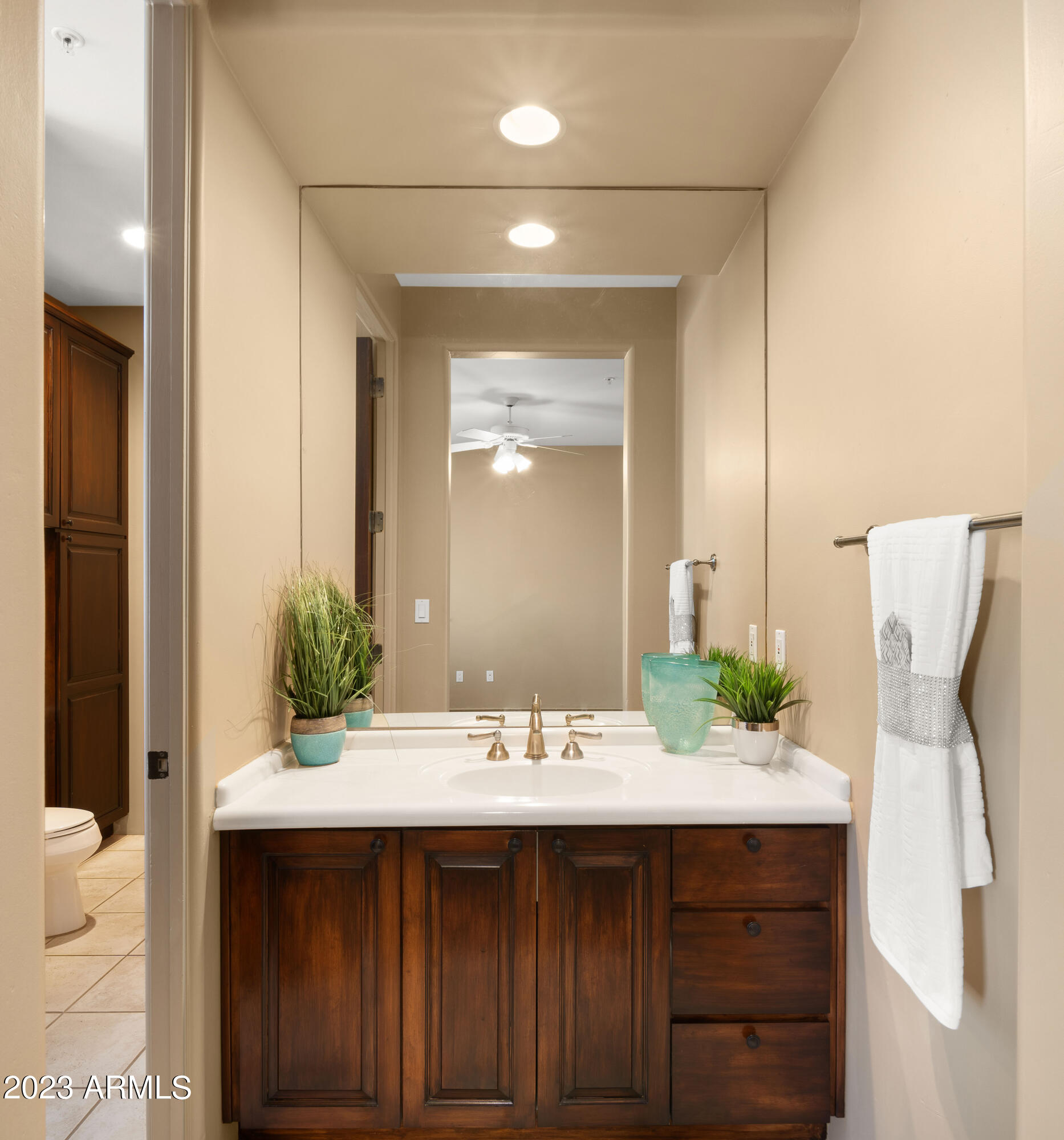 38126 N Tranquil Way