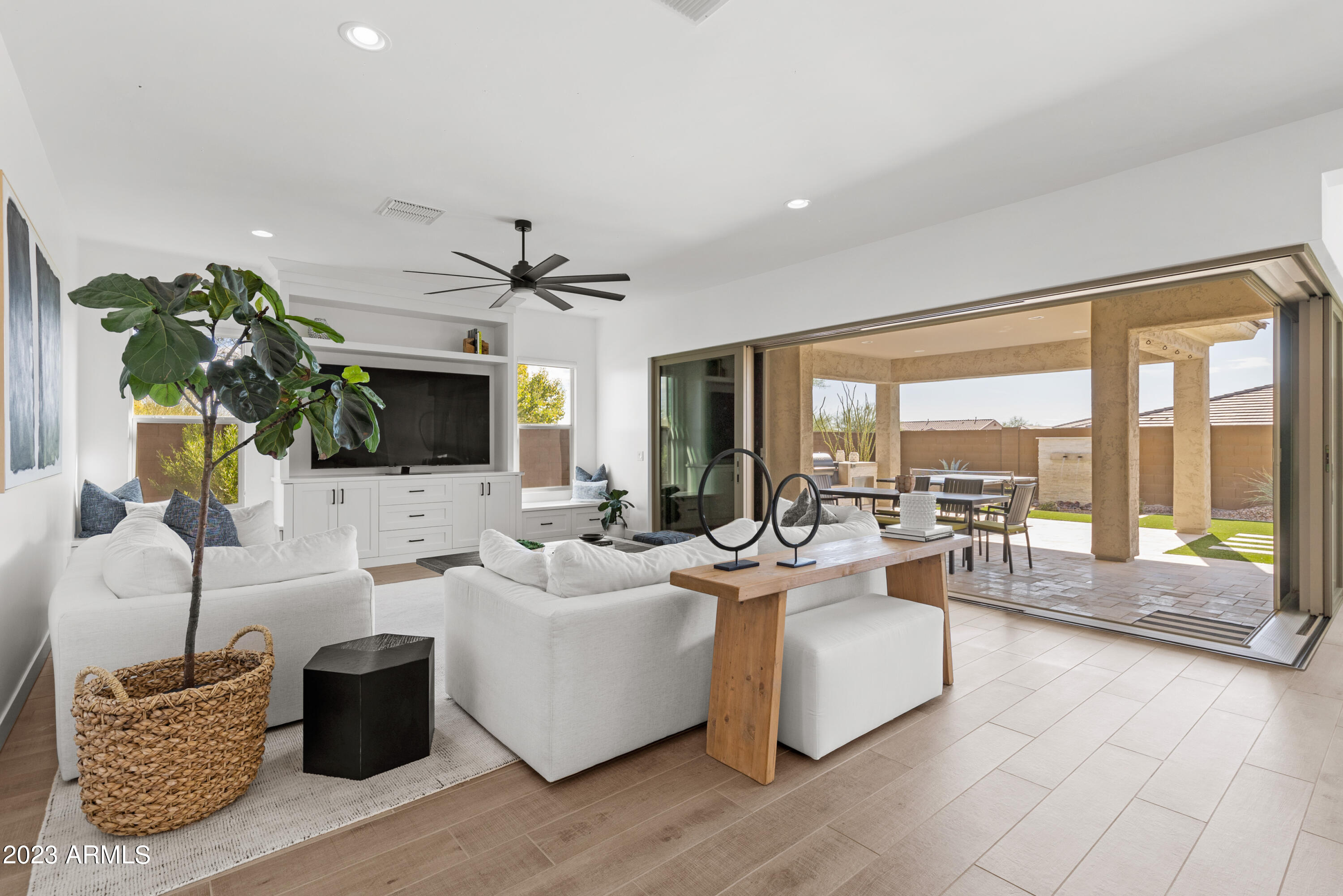 3013 E HERRERA Drive