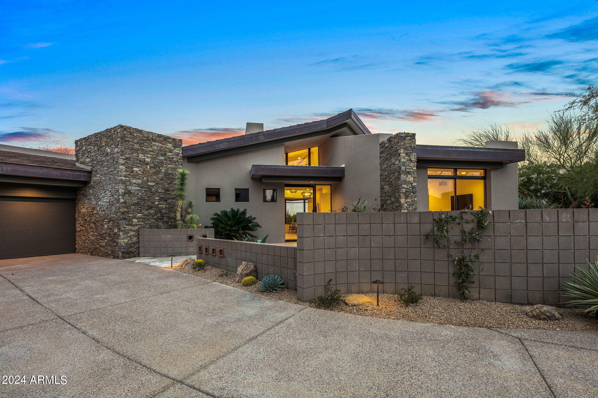 10651 E FERNWOOD Lane
