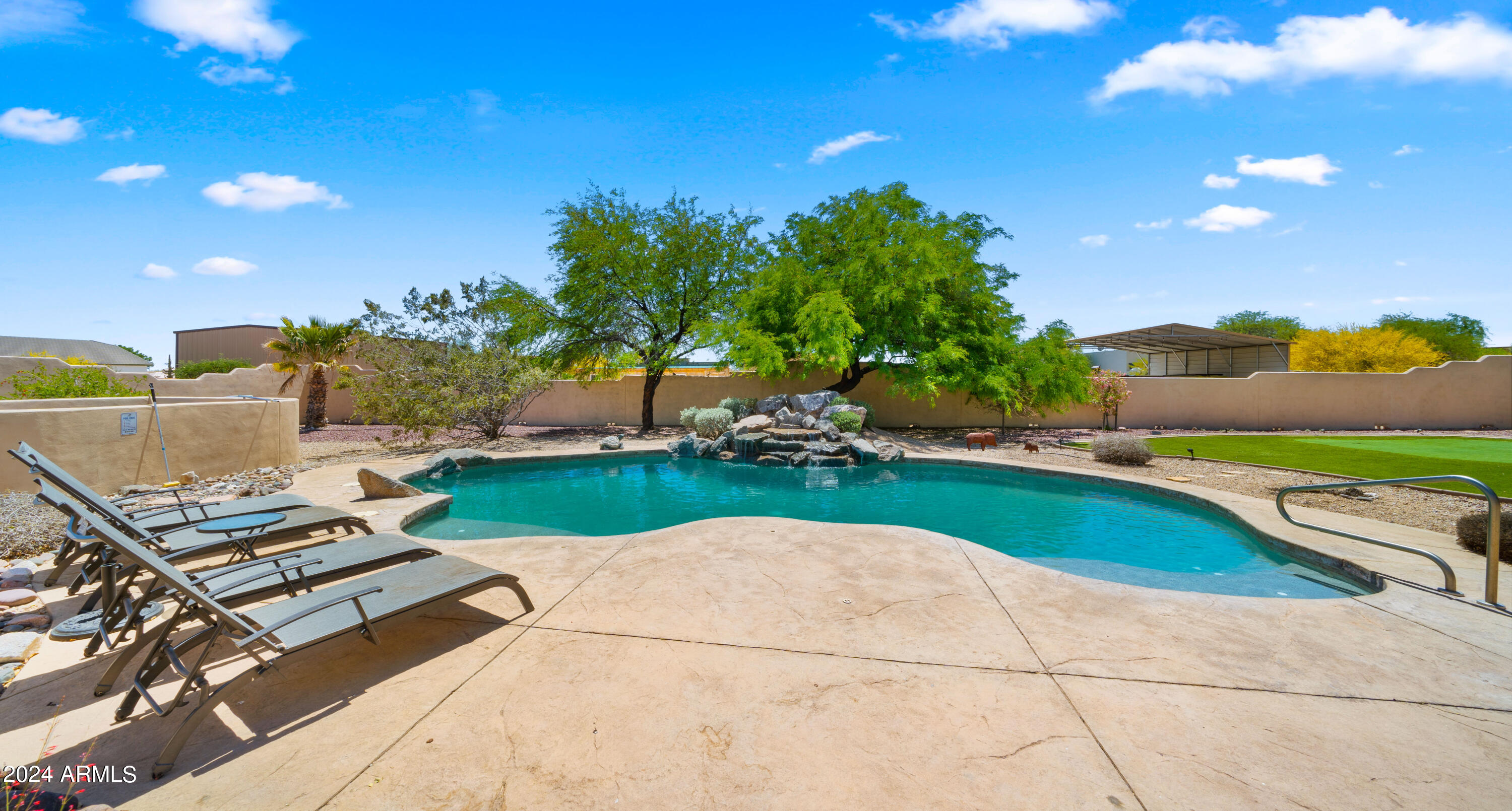 19725 W MEADOWBROOK Avenue