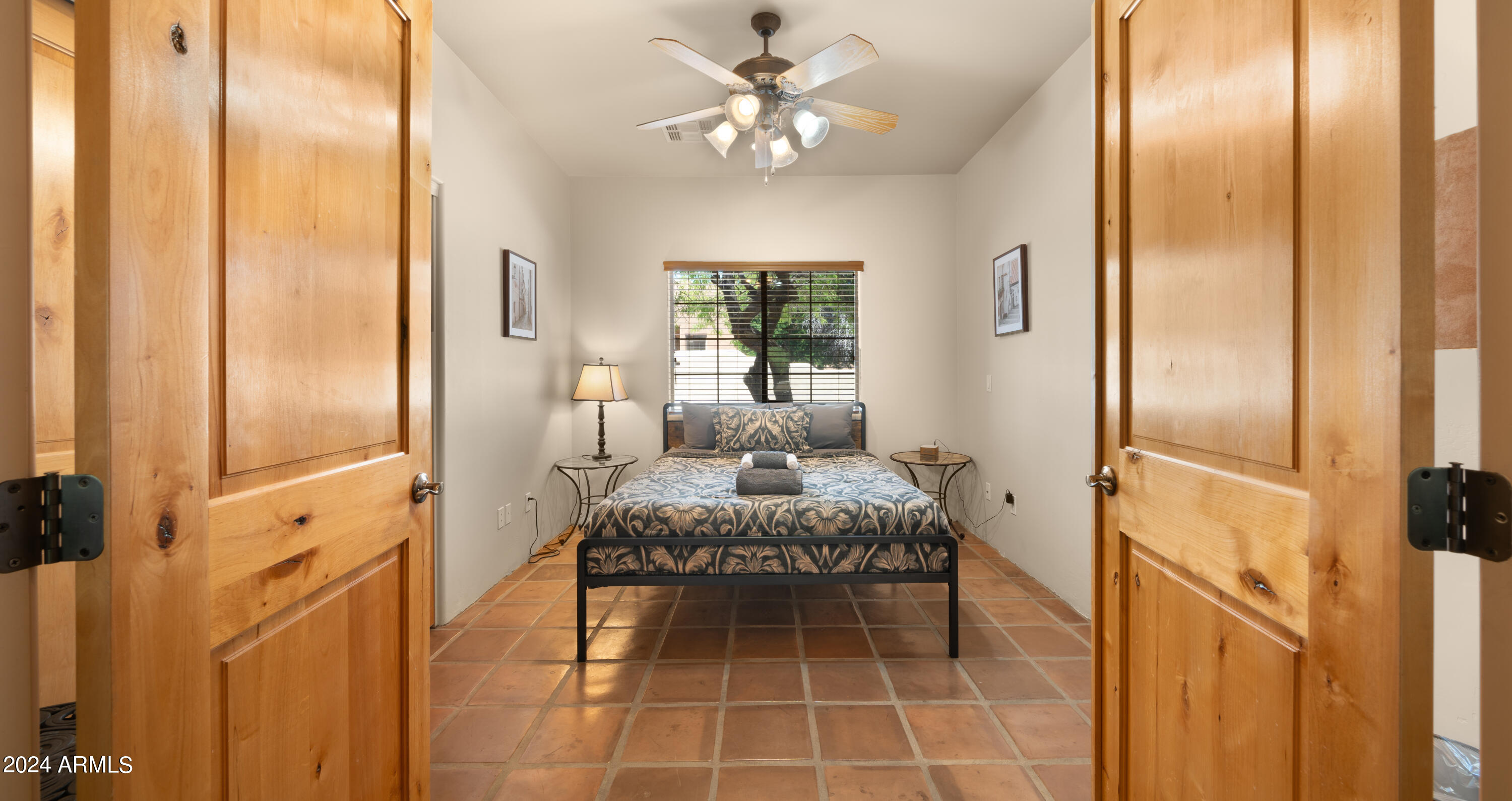 19725 W MEADOWBROOK Avenue