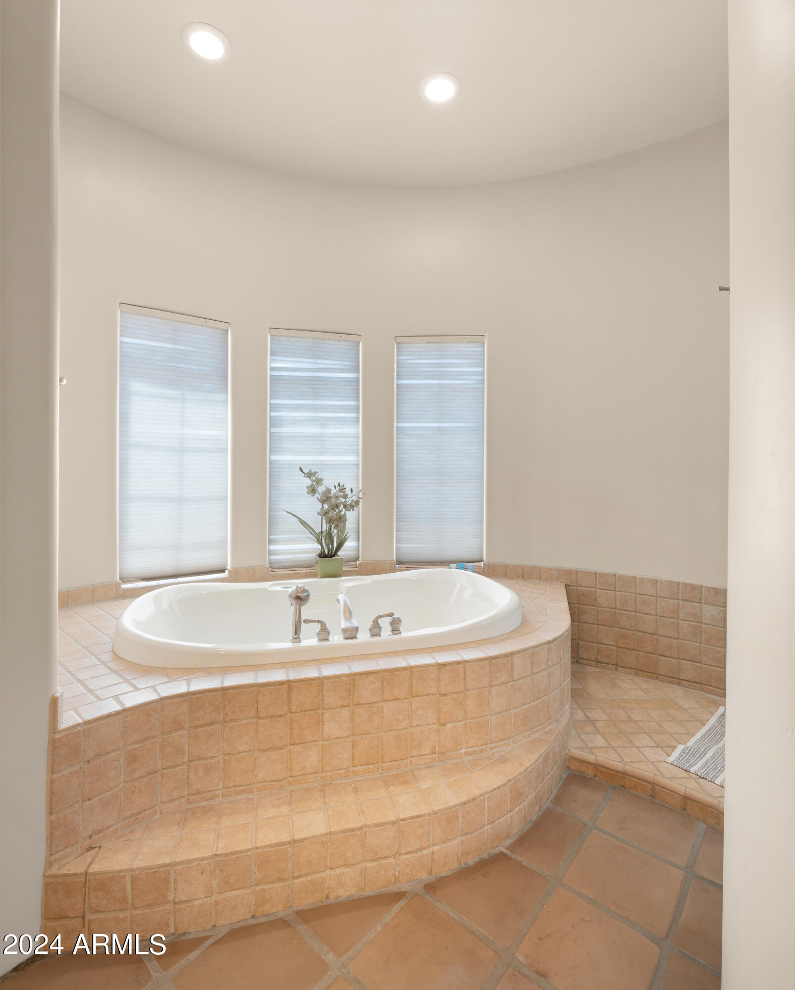 19725 W MEADOWBROOK Avenue