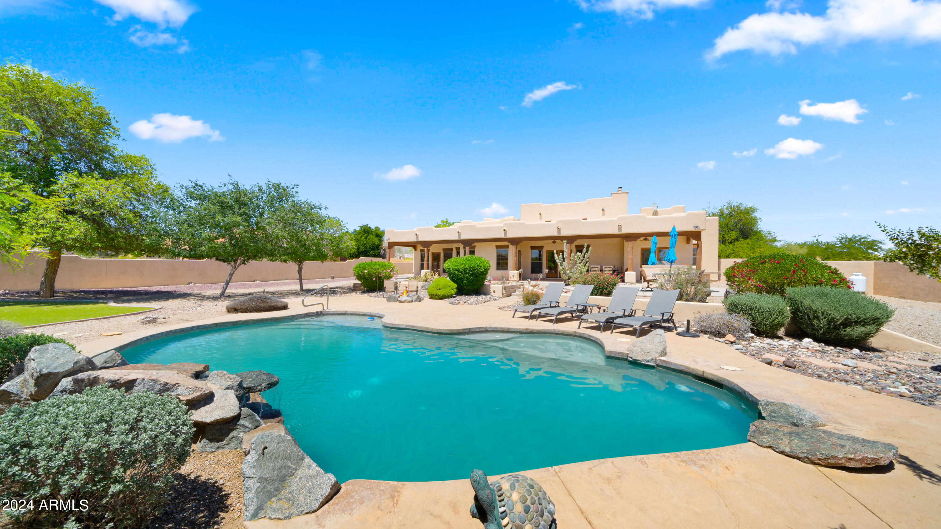 19725 W MEADOWBROOK Avenue