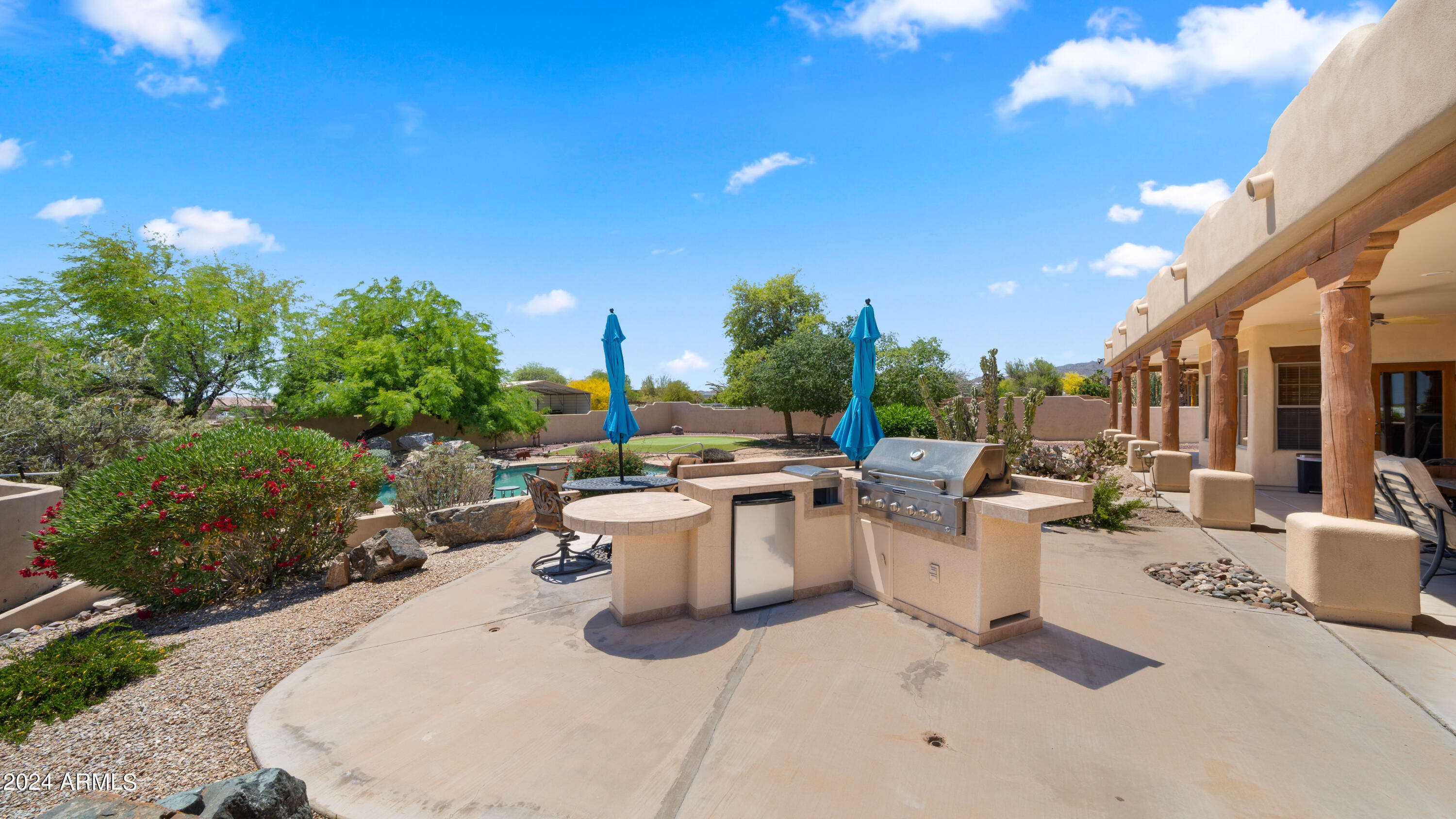 19725 W MEADOWBROOK Avenue