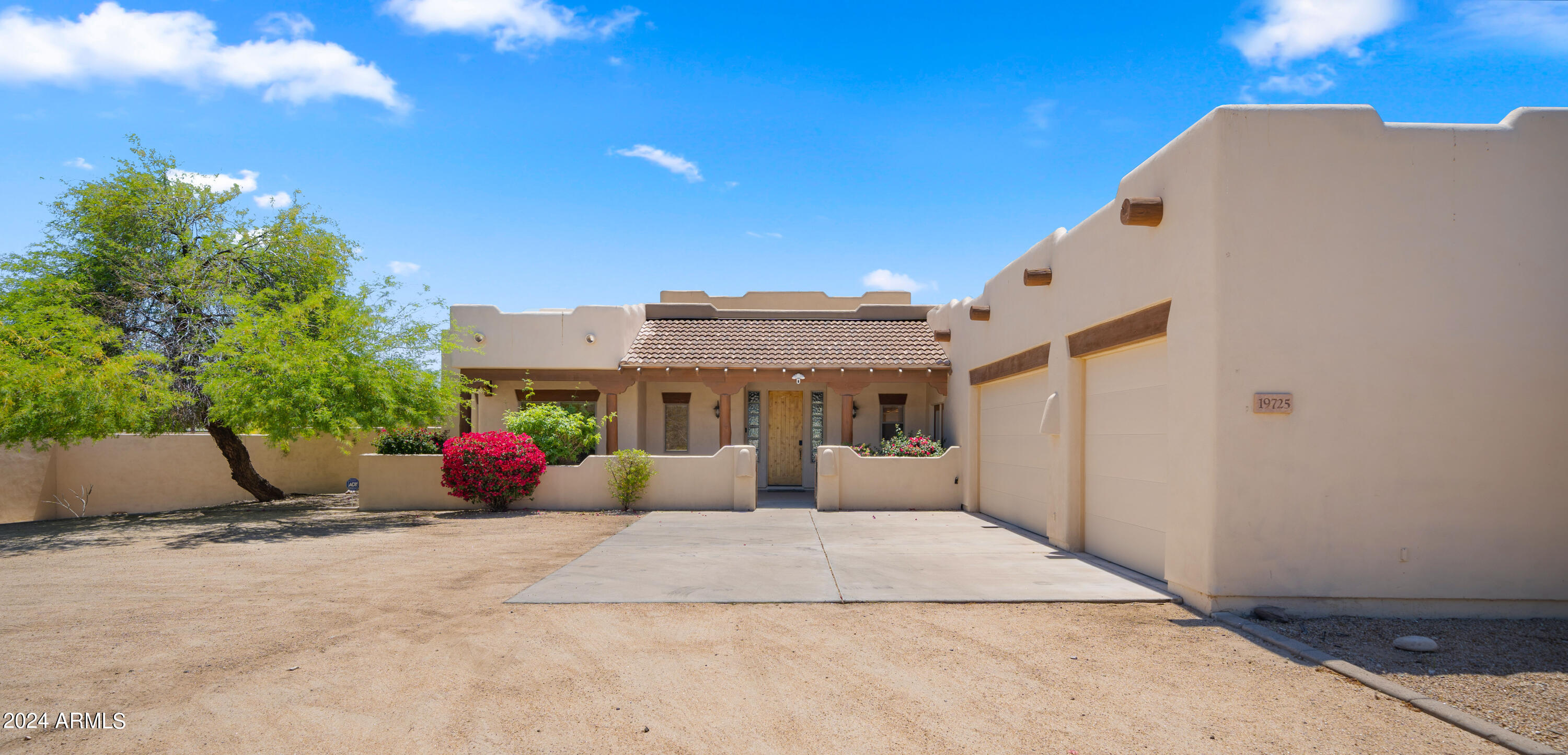 19725 W MEADOWBROOK Avenue