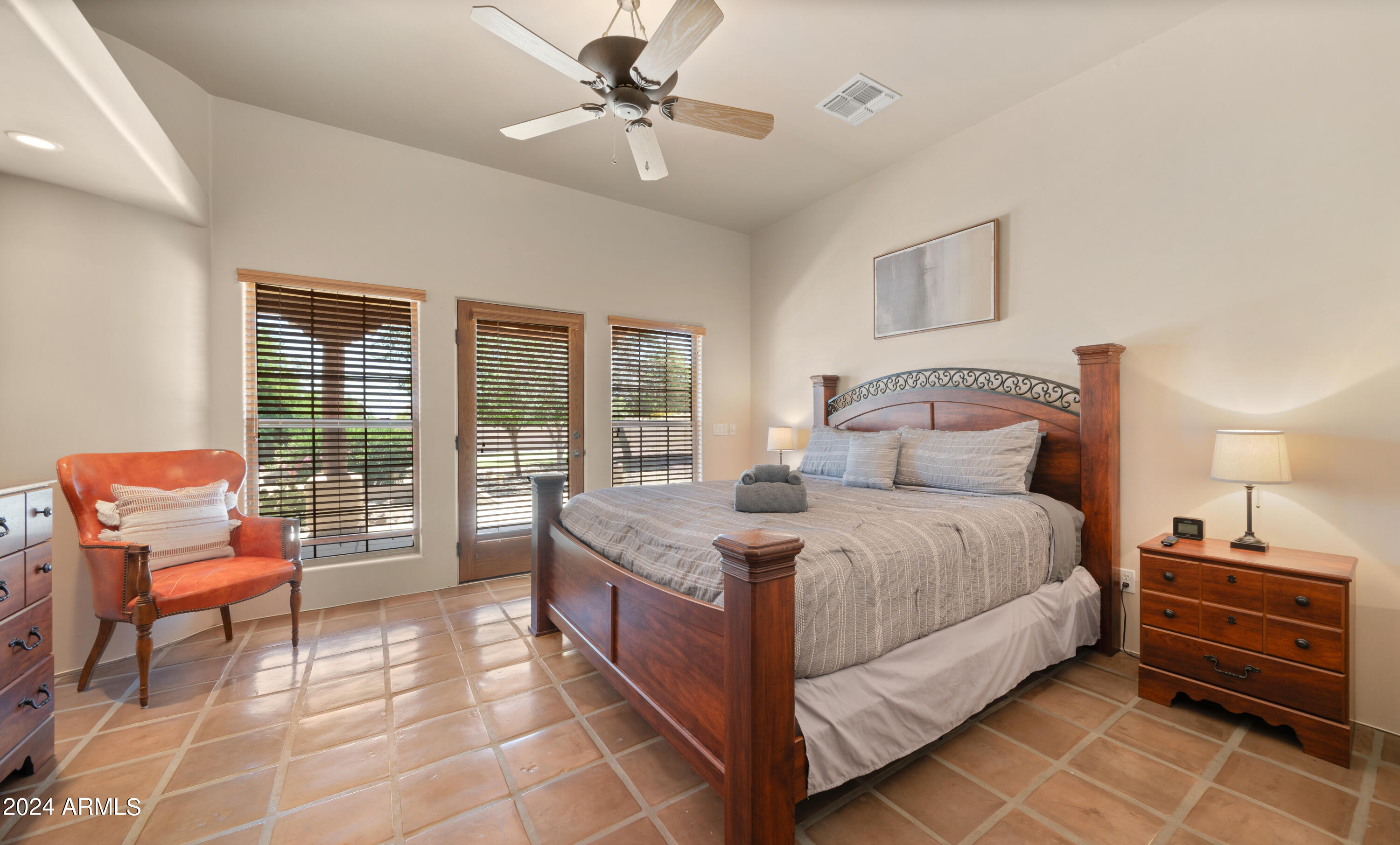 19725 W MEADOWBROOK Avenue