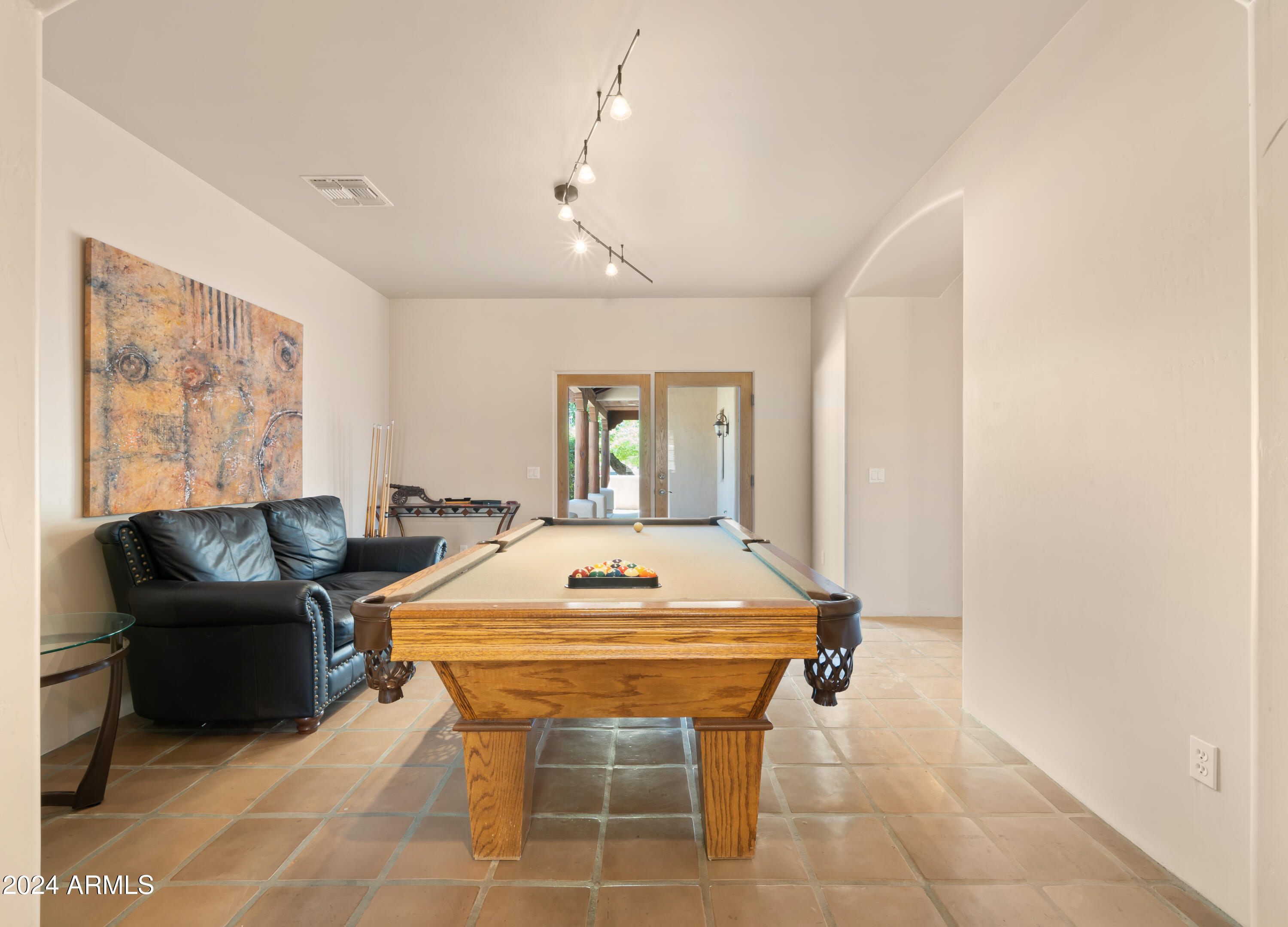 19725 W MEADOWBROOK Avenue