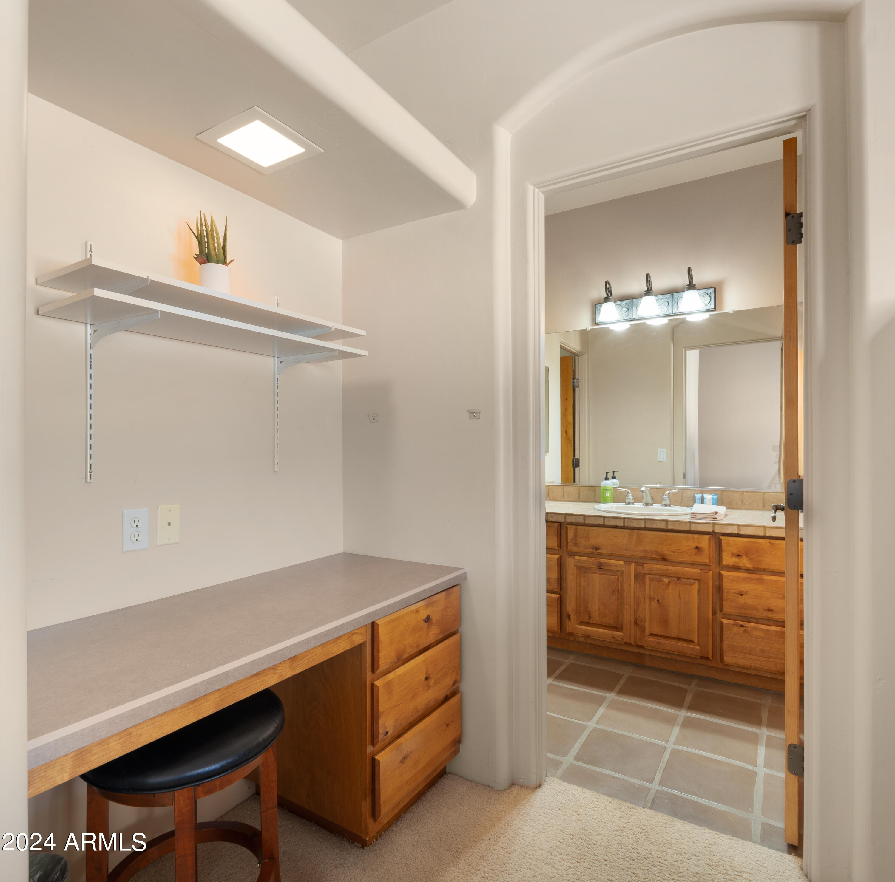 19725 W MEADOWBROOK Avenue