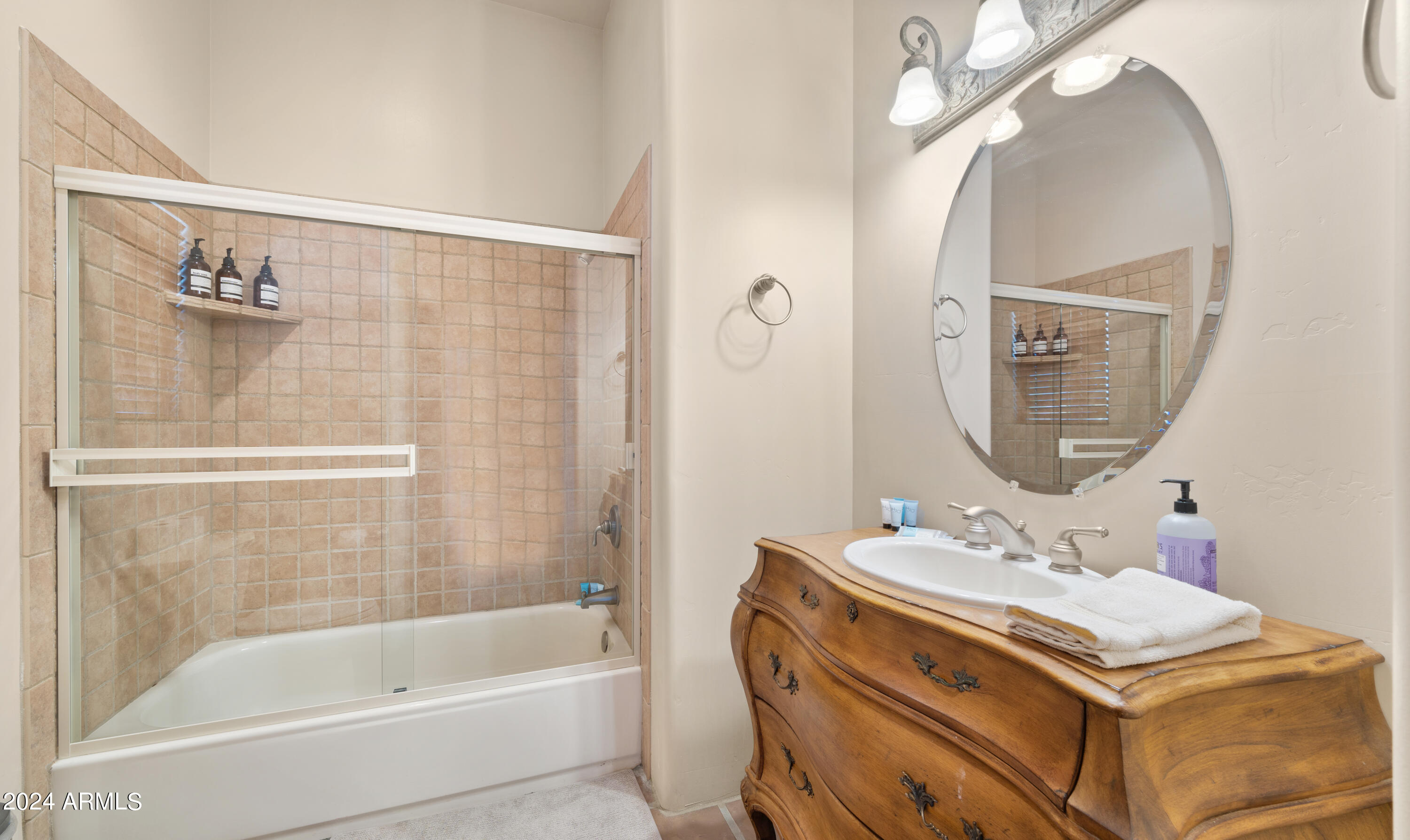 19725 W MEADOWBROOK Avenue