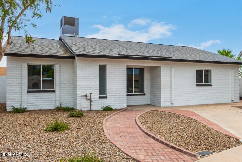 517 E WICKIEUP Lane