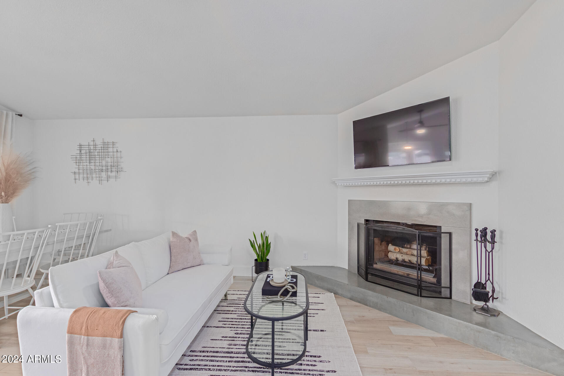 3617 W BEHREND Drive