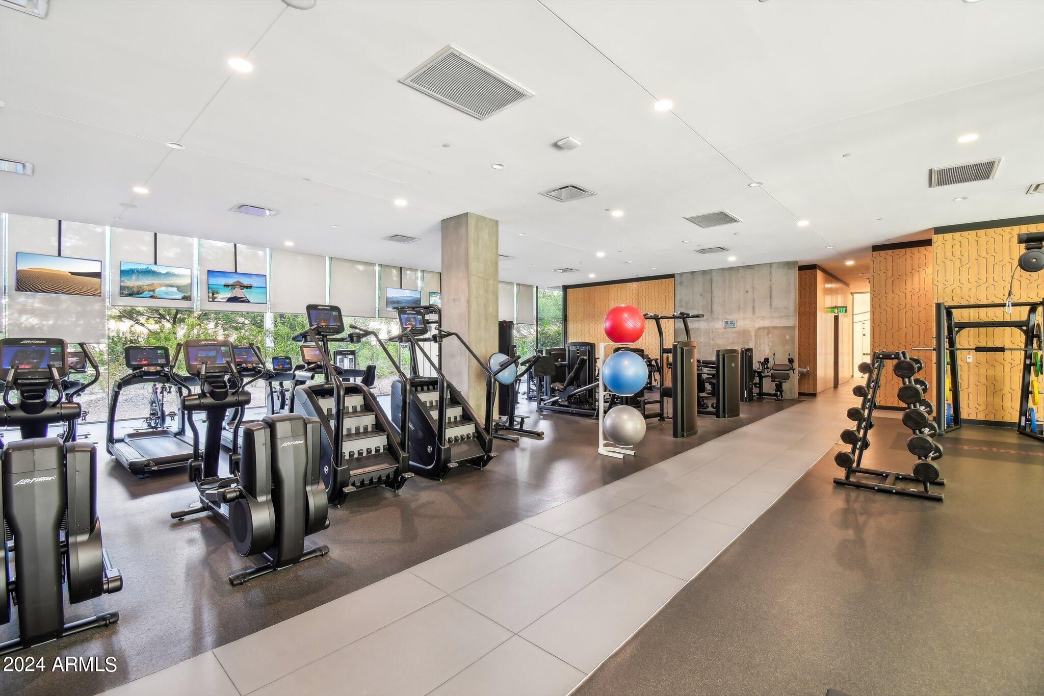 7120 E KIERLAND Boulevard # 1016