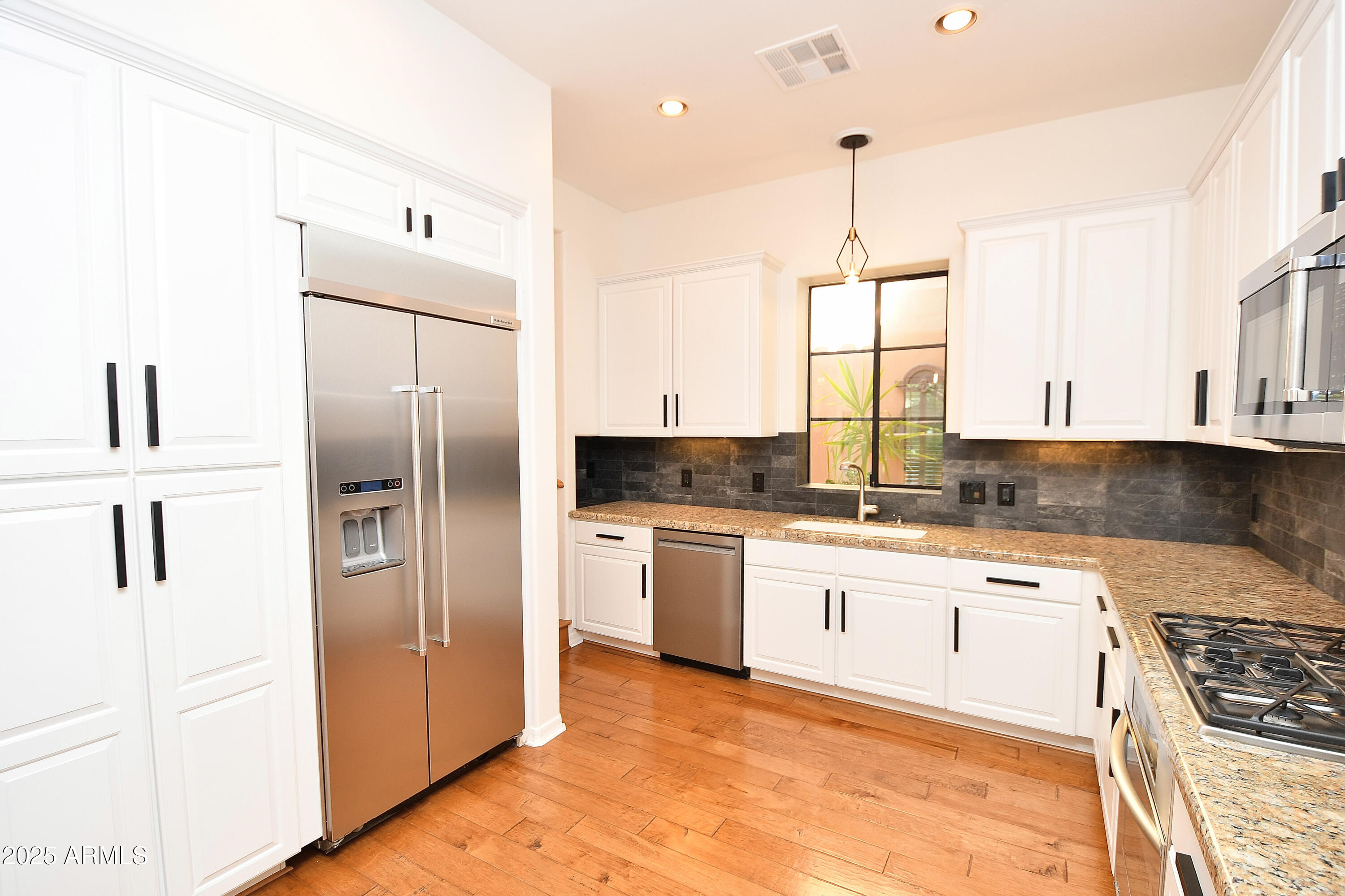 20704 N 90th Place, 1008