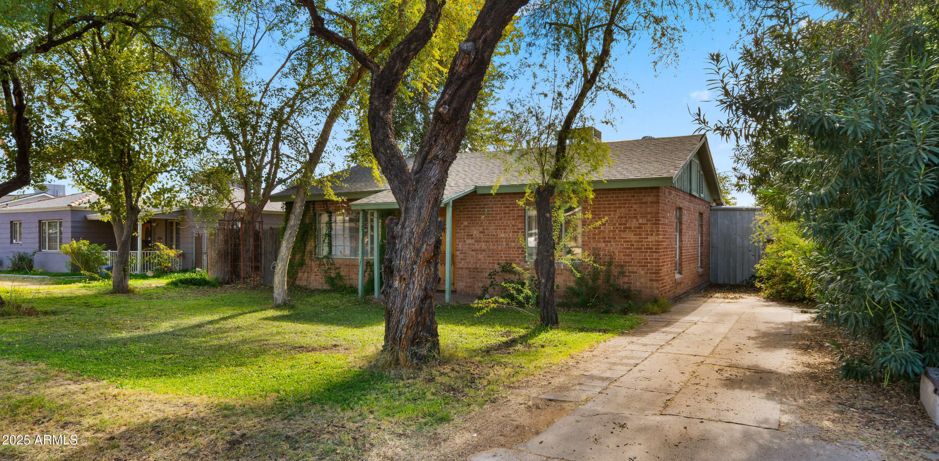 2533 E CHEERY LYNN Road