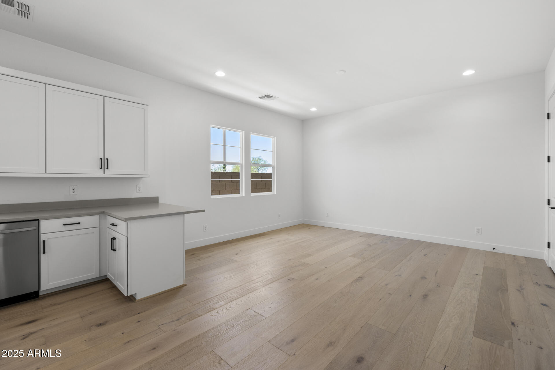 4210 E DESERT VISTA Trail