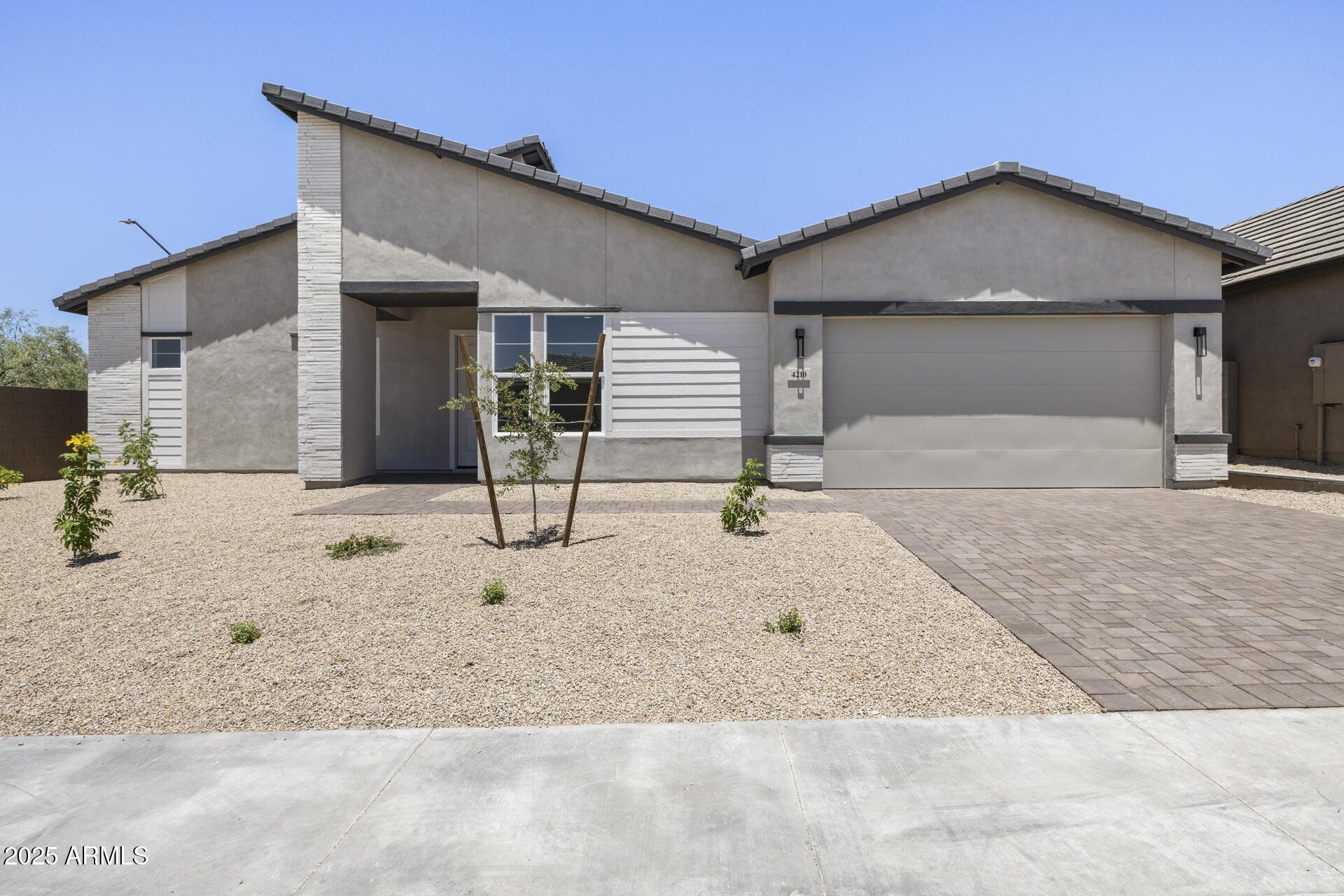 4210 E DESERT VISTA Trail