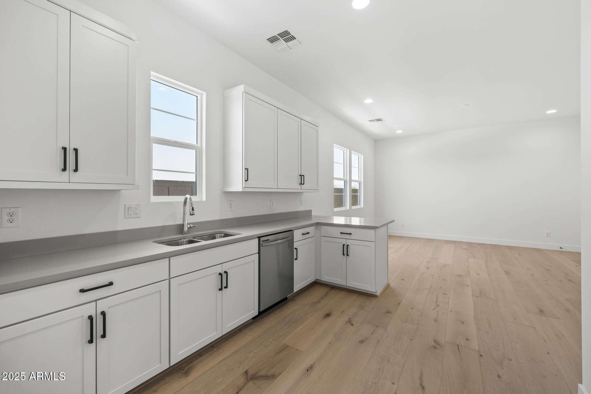 4210 E DESERT VISTA Trail