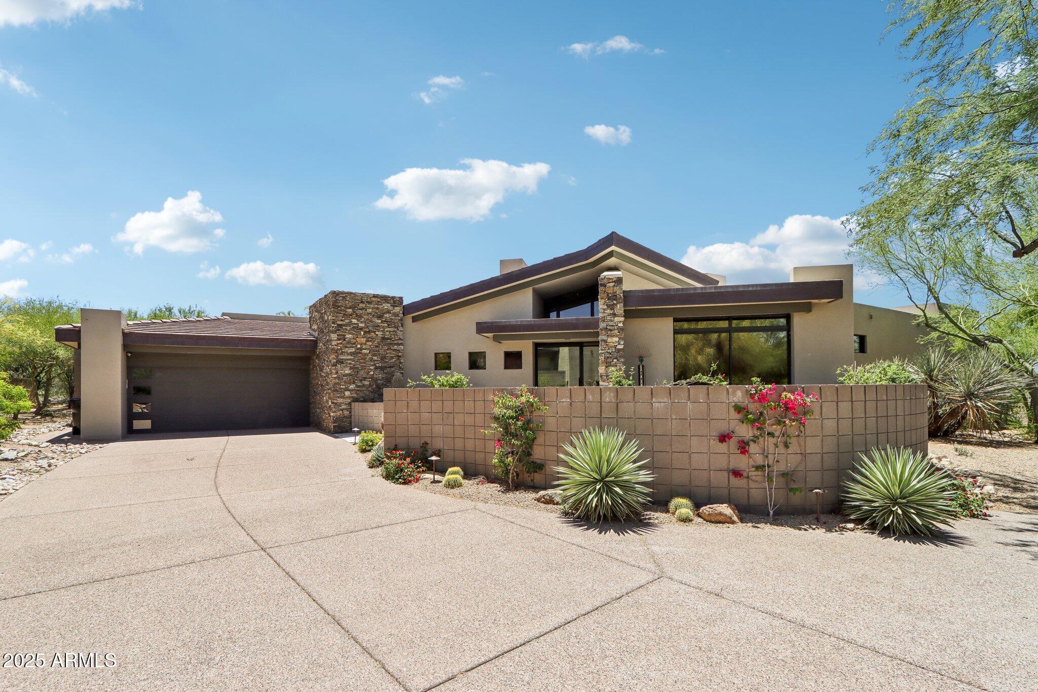 10651 E FERNWOOD Lane