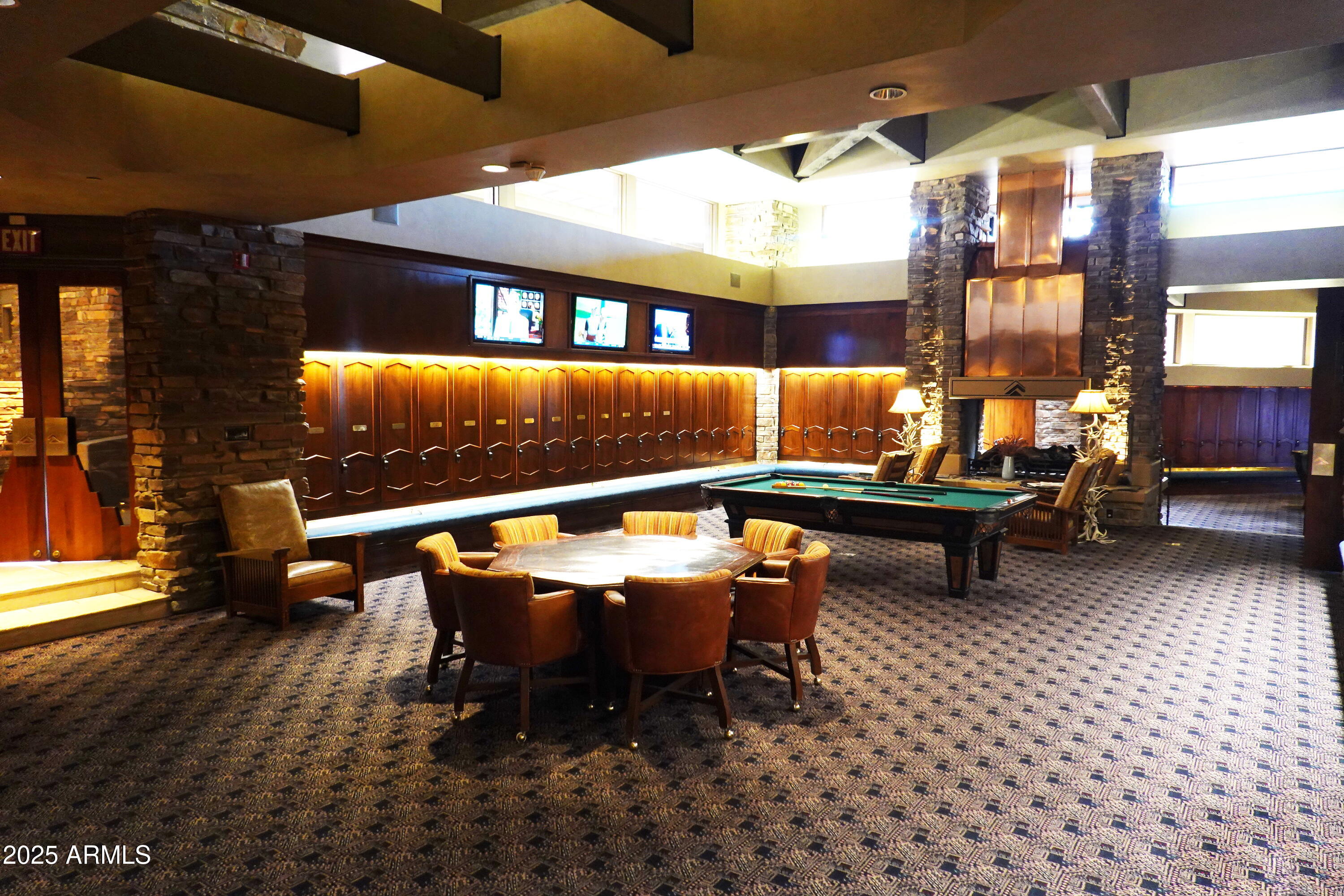 10651 E FERNWOOD Lane