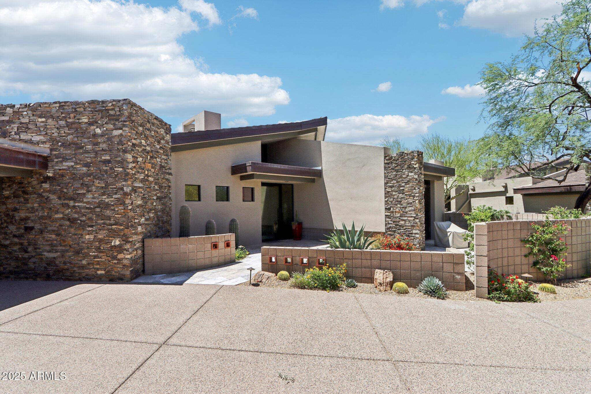 10651 E FERNWOOD Lane