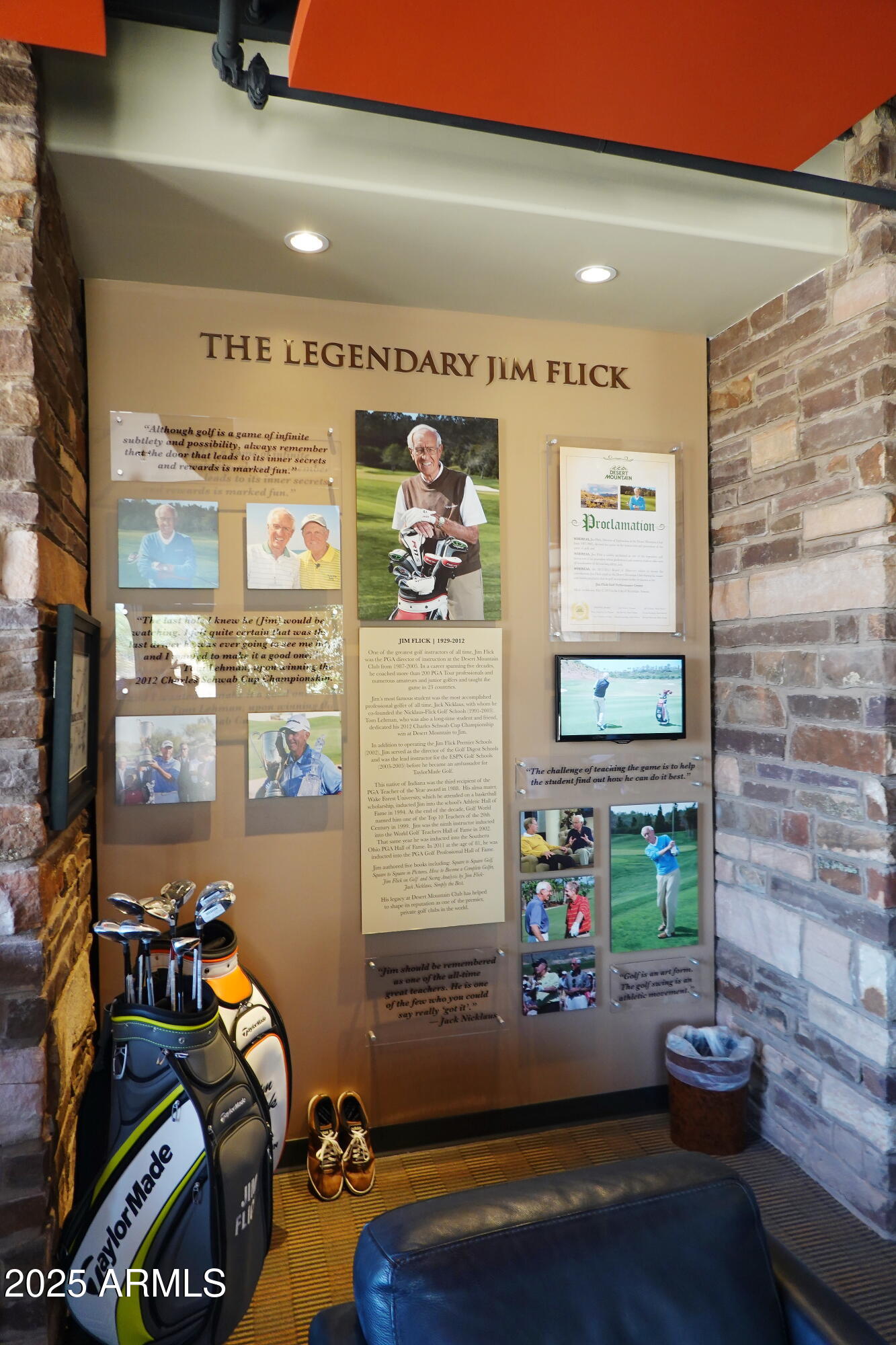 10651 E FERNWOOD Lane